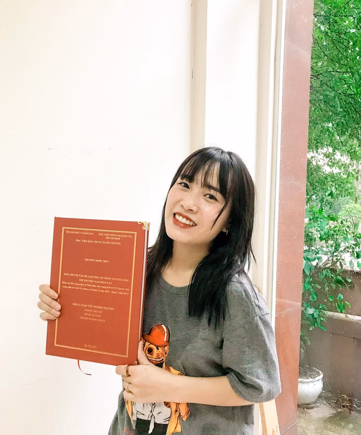 Với Trúc, sống là để san sẻ tình yêu thương đến với tất cả mọi người xung quanh, lúc đó cuộc sống sẽ trở nên vui vẻ và ý nghĩa hơn. Với Trúc, sống là để san sẻ tình yêu thương đến với tất cả mọi người xung quanh, lúc đó cuộc sống sẽ trở nên vui vẻ và ý nghĩa hơn.