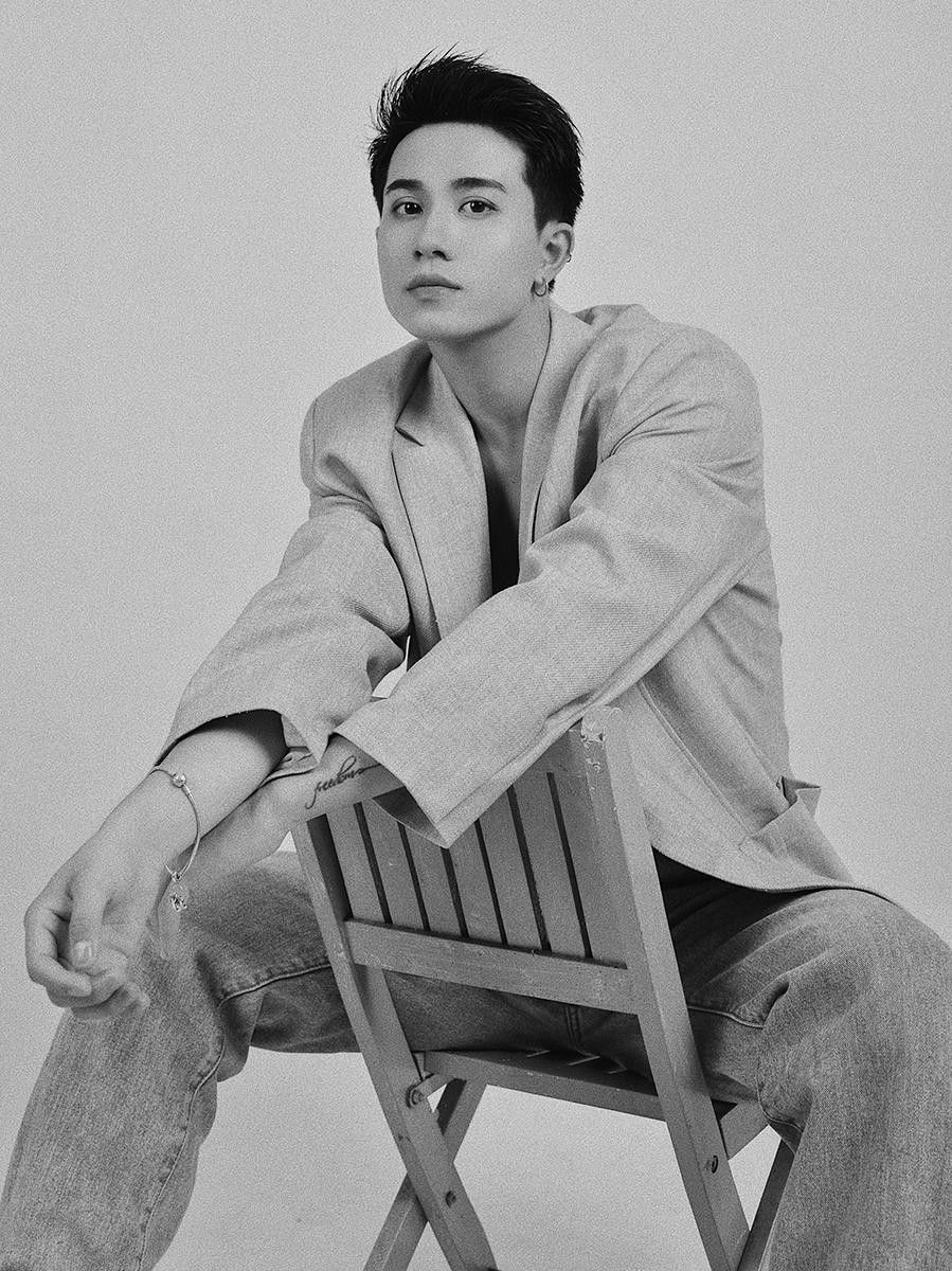 Tuấn La tên thật là Lê Anh Tuấn (sinh năm 1995) hiện đang là dancer chuyên nghiệp và là Leader của nhóm nhảy VG Dance Team.