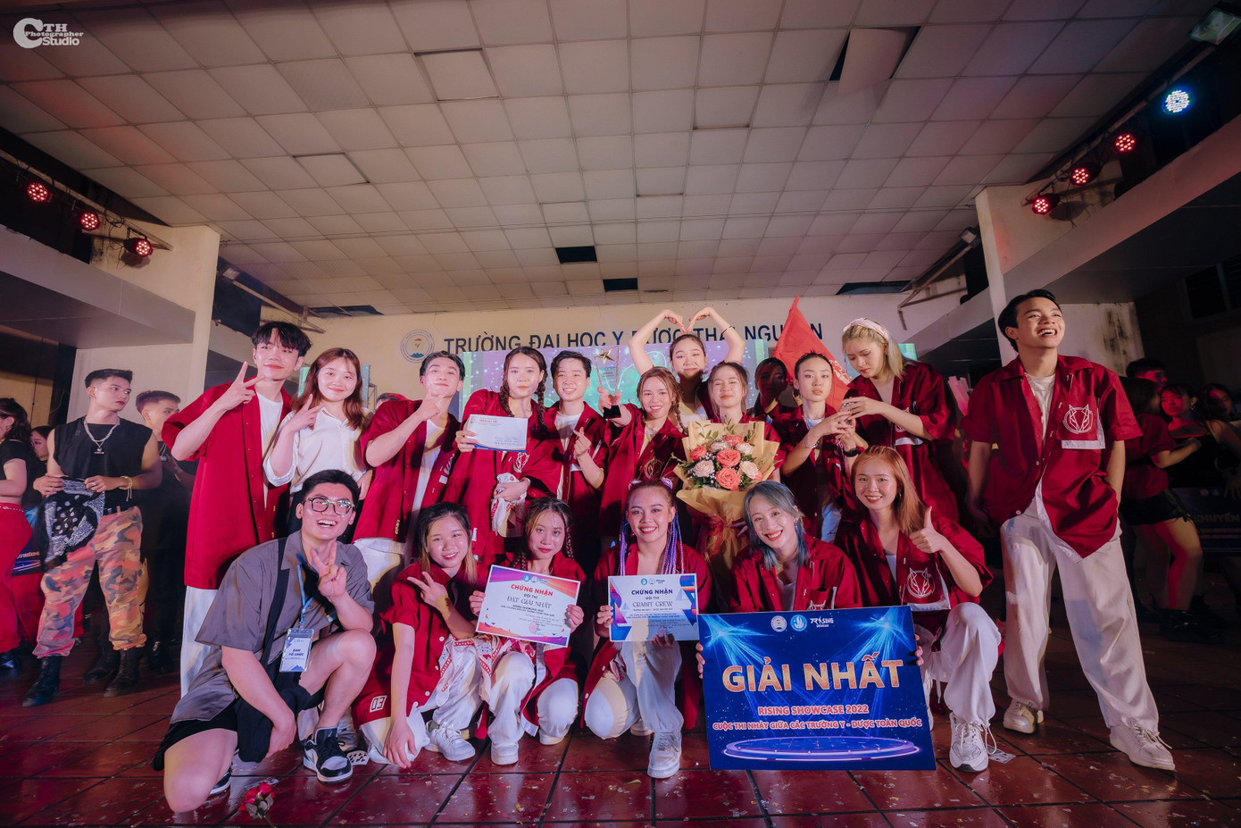 Giải Nhất thuộc về nhóm Crabit crew - Trường Đại học Y Dược (Đại học Huế). Giải Nhất thuộc về nhóm Crabit crew - Trường Đại học Y Dược (Đại học Huế).