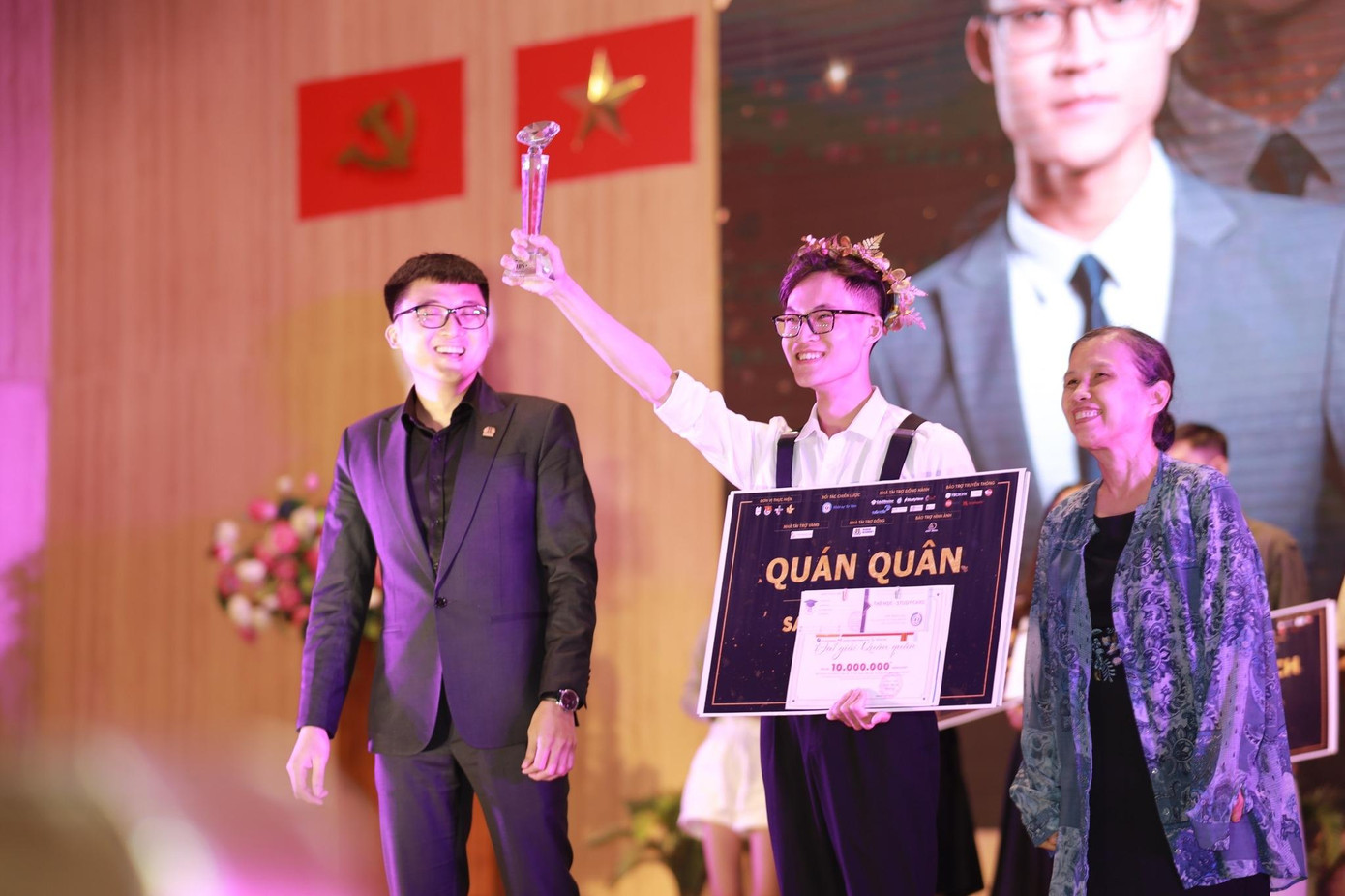 Lê Trúc trở thành Quán quân Cuộc thi Hùng biện Say to Succeed 2022.