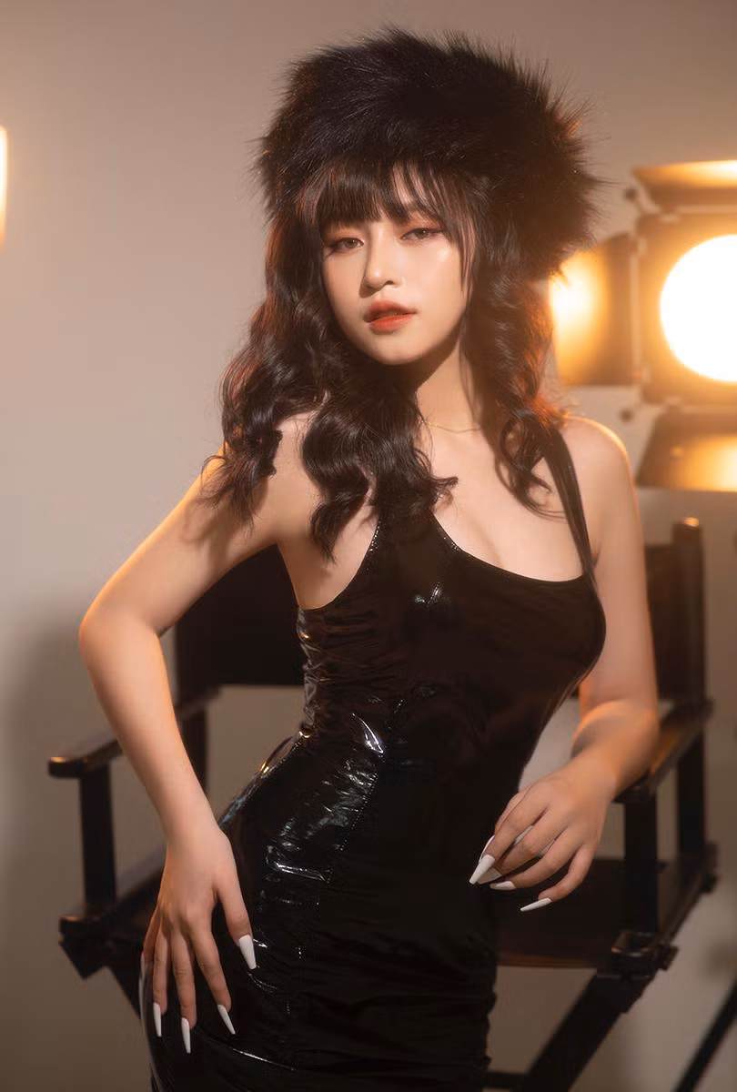 Lương Thị Hồng Linh hay còn có tên thân mật là pinklinh (sinh năm 2003), hiện đang là sinh viên trường Đại học Công nghiệp TP.HCM.