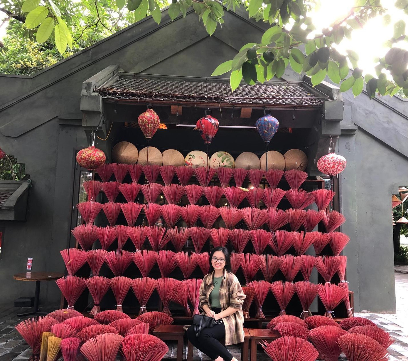 Trần Thị Huyền là sinh viên lớp 61QLXD2, Khoa Kinh tế và Quản lý, Trường Đại học Thủy lợi. Trần Thị Huyền là sinh viên lớp 61QLXD2, Khoa Kinh tế và Quản lý, Trường Đại học Thủy lợi.