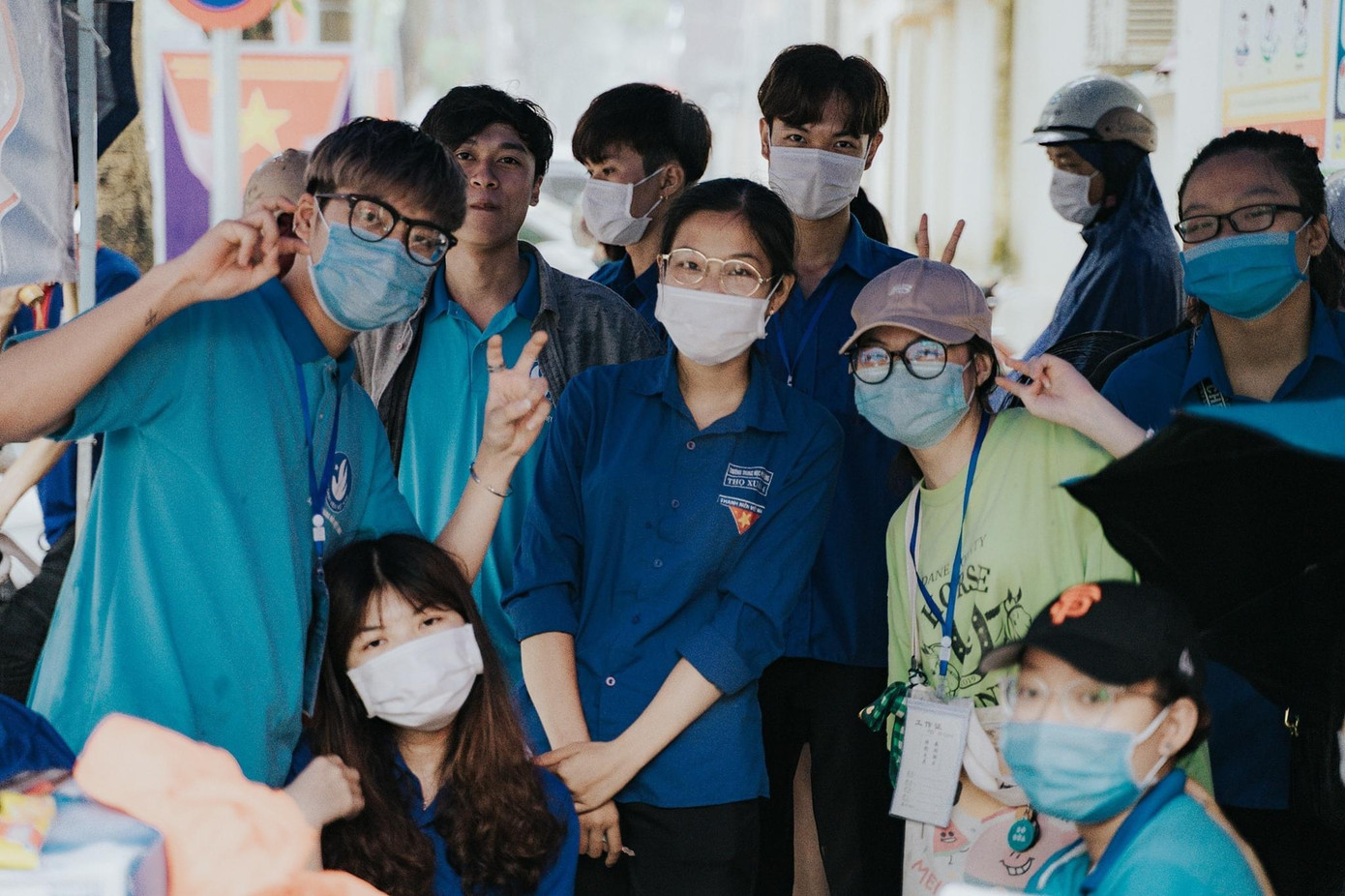 Cô tham gia tiếp sức mùa thi 2021 tại điểm thi THCS Hồng Bàng, TP Hải Phòng. Cô tham gia tiếp sức mùa thi 2021 tại điểm thi THCS Hồng Bàng, TP Hải Phòng.