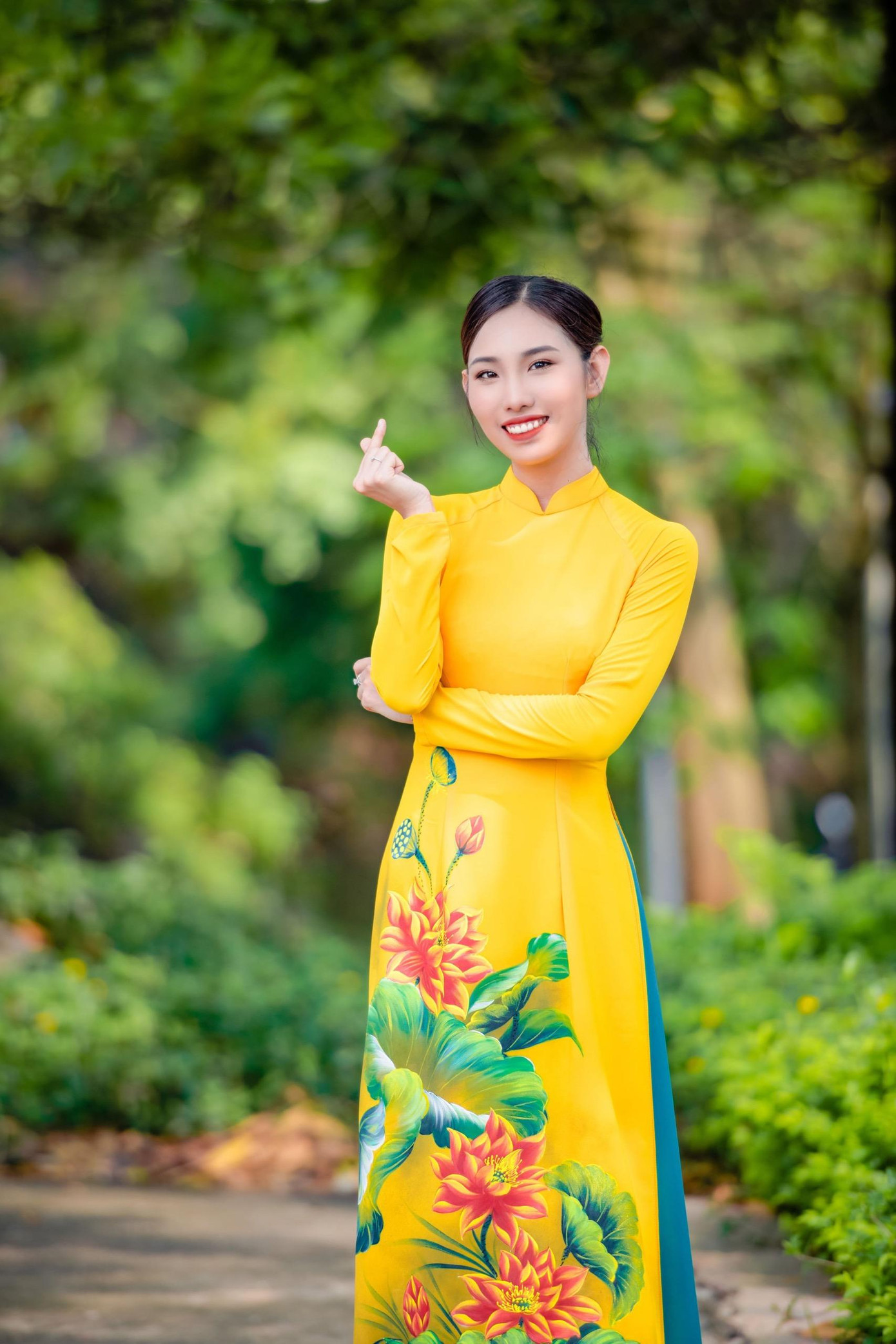 Trần Lê Khánh Ly (20 tuổi) đến từ Yên Bái đang là sinh viên năm 3 chuyên ngành Sư phạm Ngữ văn, khoa Khoa học xã hội và Văn hóa du lịch, Trường Đại học Hùng Vương.