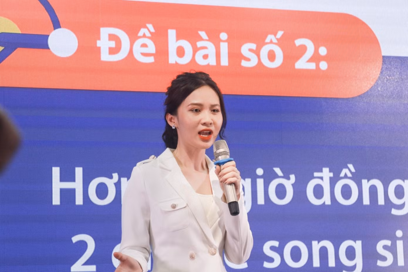 Quỳnh Như tại Chung kết Speak Up 2021.
