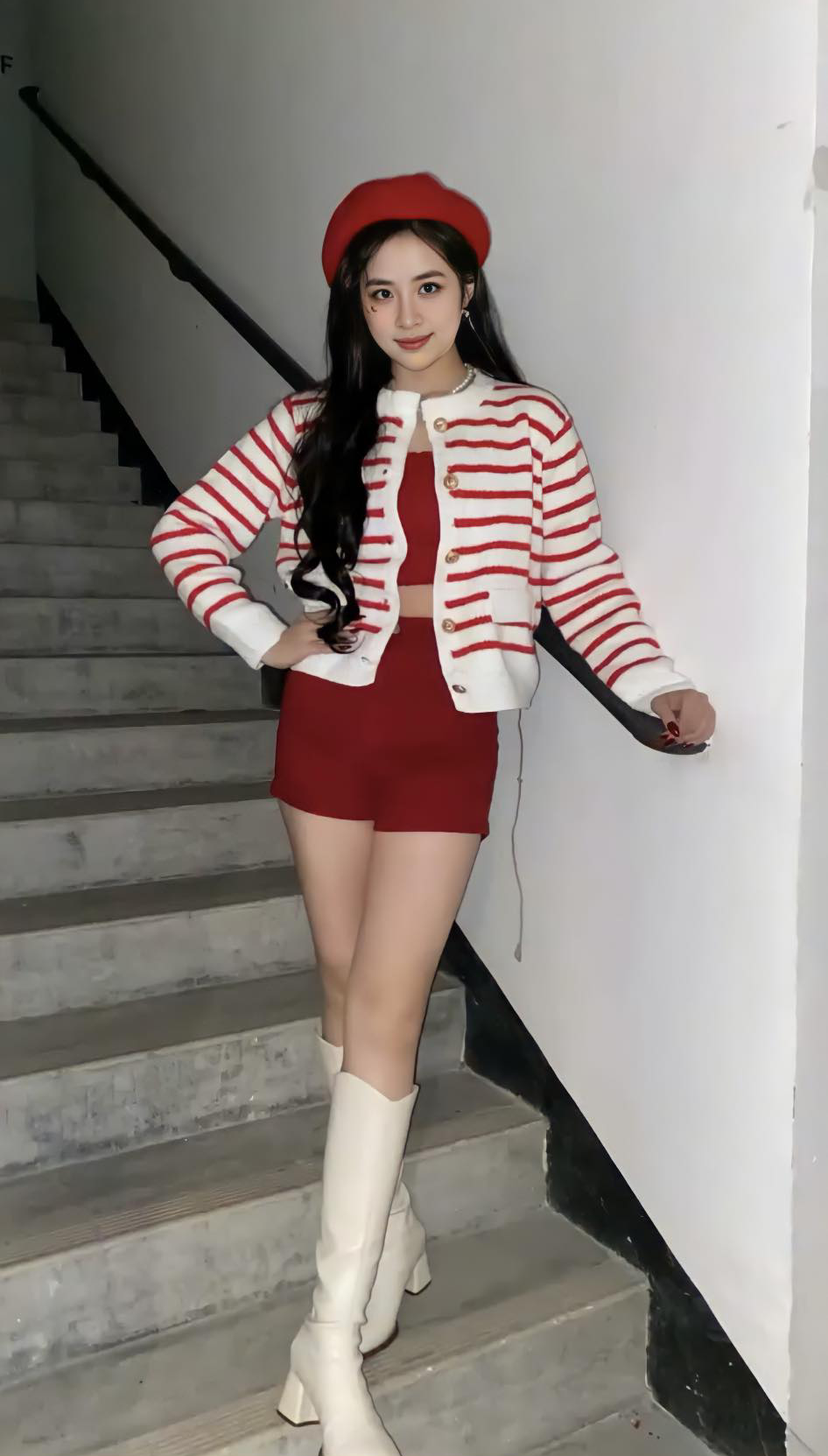 Chia sẻ về quan điểm sống hiện tại, Vân Anh luôn tin tưởng vào năng lực của bản thân.