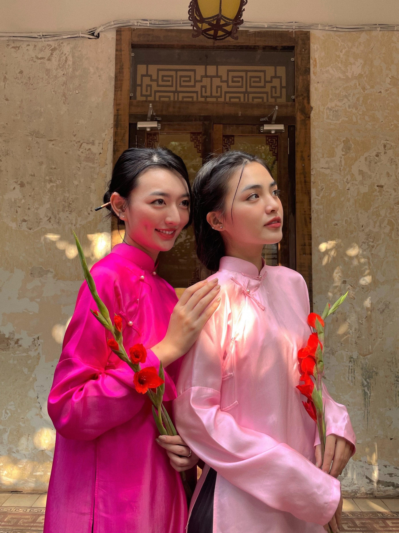 Cả hai đều sở hữu vẻ đẹp dịu dàng, ngọt ngào. Ảnh: NVCC