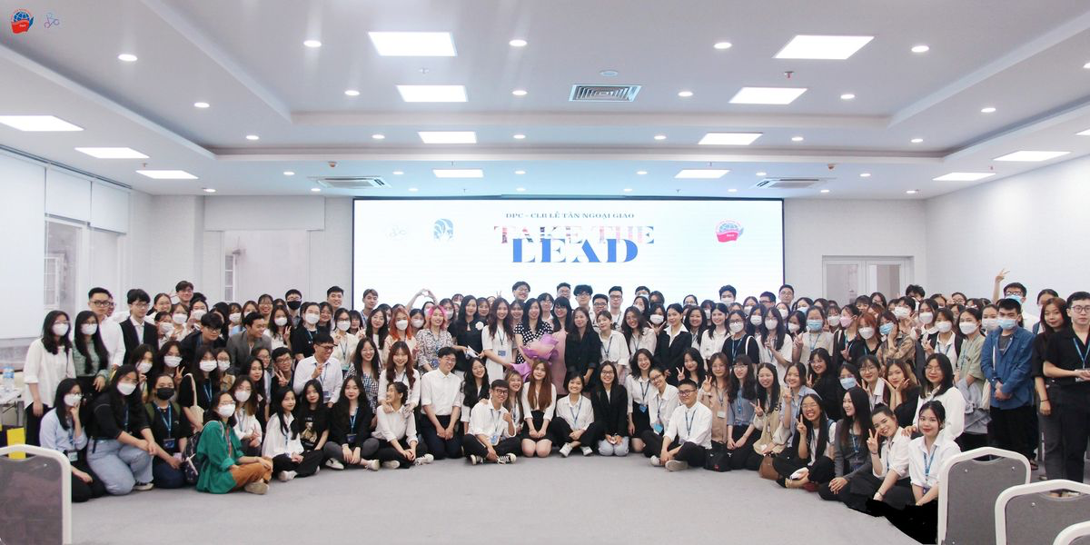 Workshop 3 - Penicillus: "Phía sau một Người Phát ngôn" diễn ra thành công với sự quan tâm và tham dự đông đảo của các bạn sinh viên Học viện Ngoại giao.