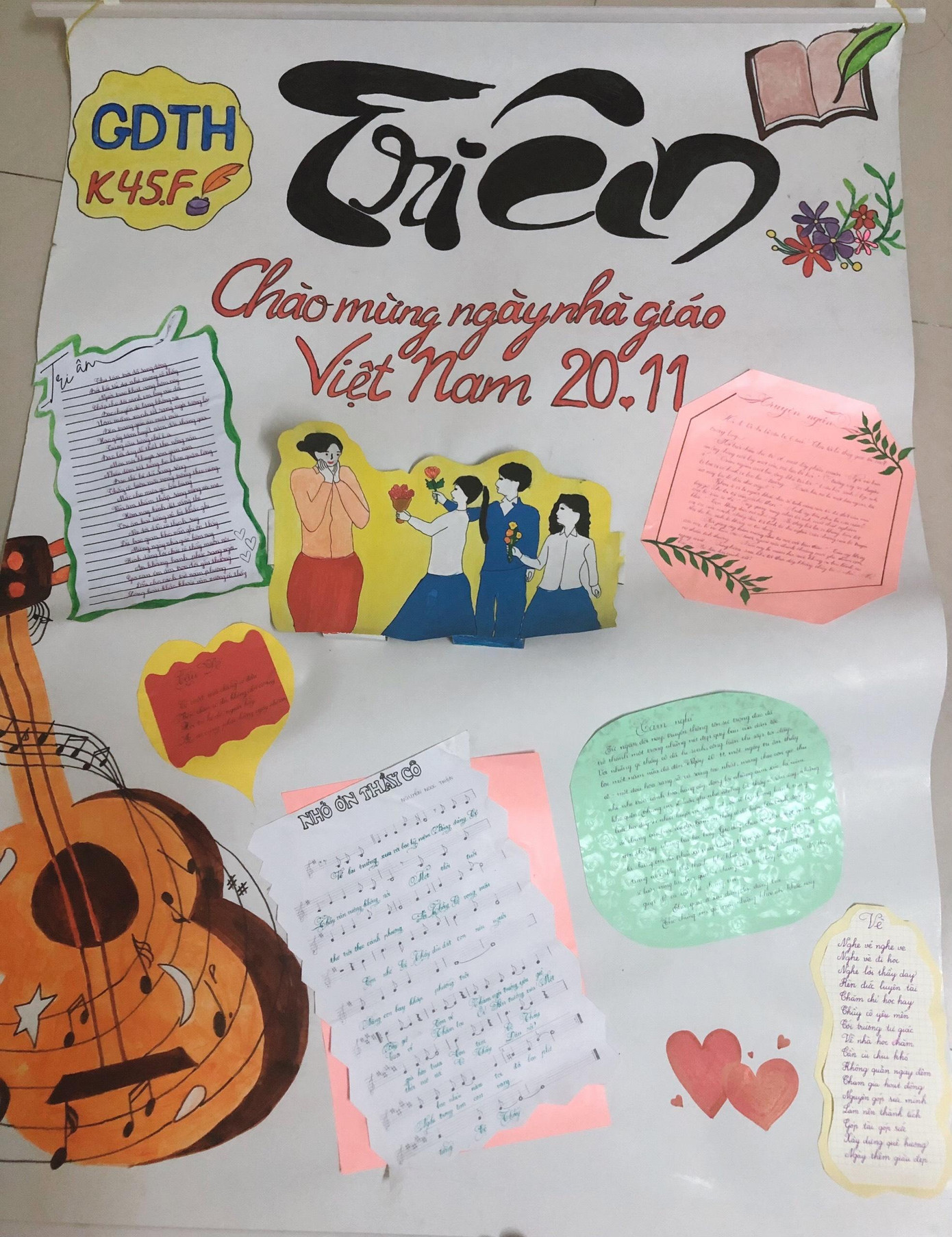 Tú Uyên tham gia trang trí báo tường chào mừng Ngày nhà giáo Việt Nam. Tú Uyên tham gia trang trí báo tường chào mừng Ngày nhà giáo Việt Nam.