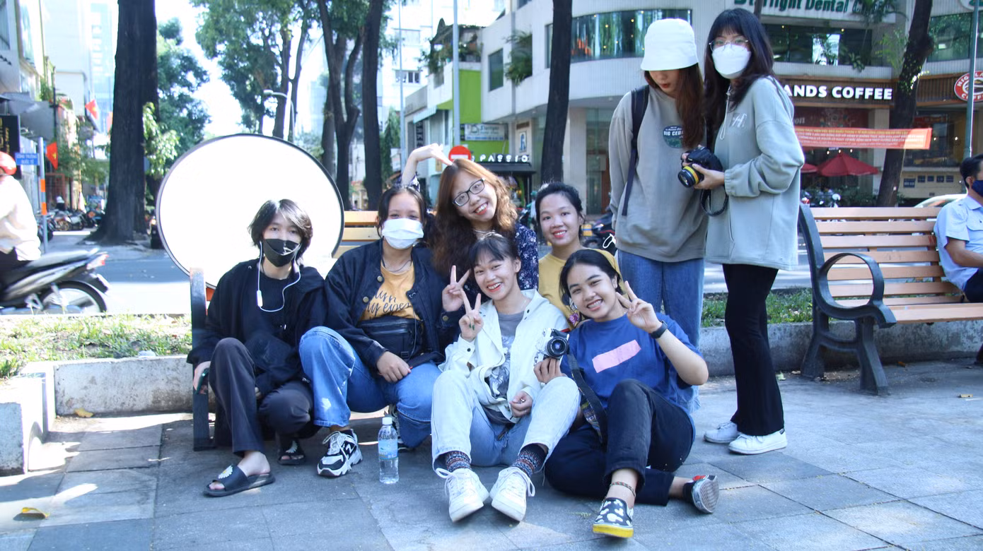 Nhóm "Khuyết" được thành lập từ khoảng tháng 7, tháng 8 năm 2021 bởi các bạn sinh viên trẻ, nhiệt huyết và tràn đầy năng lượng.