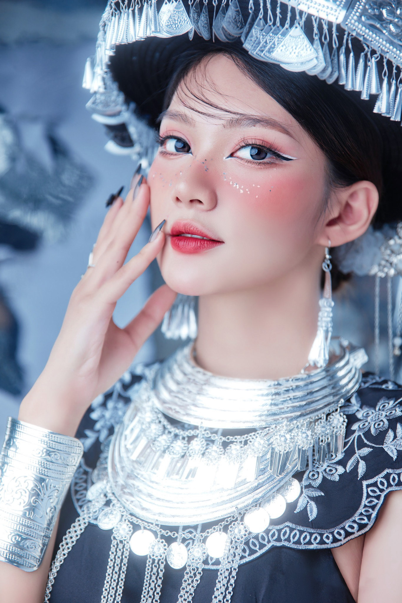 Nguyễn Việt Hà (sinh năm 2002) hiện đang là sinh viên khoa Quản trị kinh doanh của trường Kinh tế - Trường Đại học Vinh.