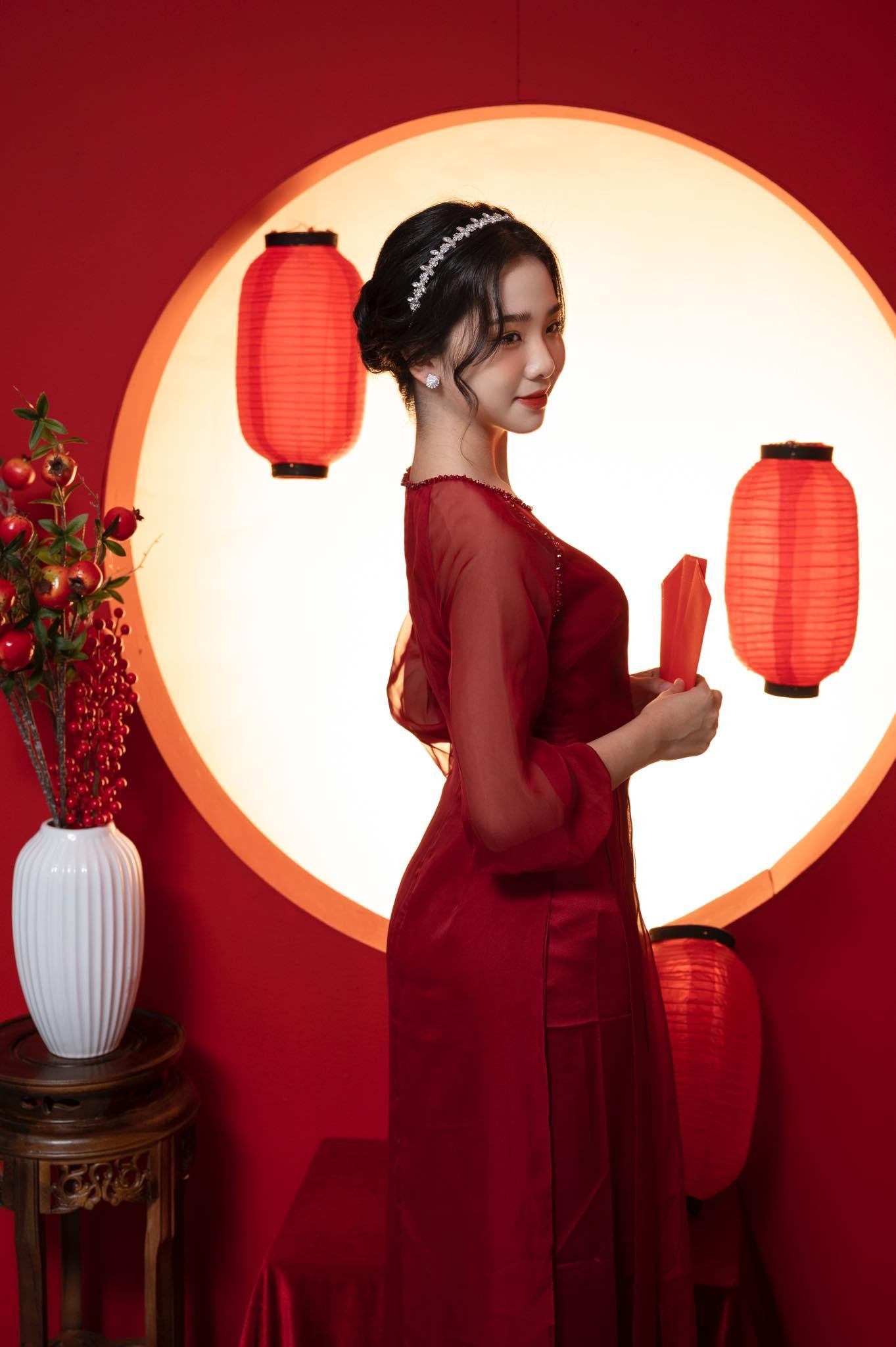 Tết năm nay, Trúc Linh không chỉ mang tiền mà còn mang cả hạnh phúc và sự vui vẻ về cho bố mẹ. Ảnh: NVCC Tết năm nay, Trúc Linh không chỉ mang tiền mà còn mang cả hạnh phúc và sự vui vẻ về cho bố mẹ. Ảnh: NVCC