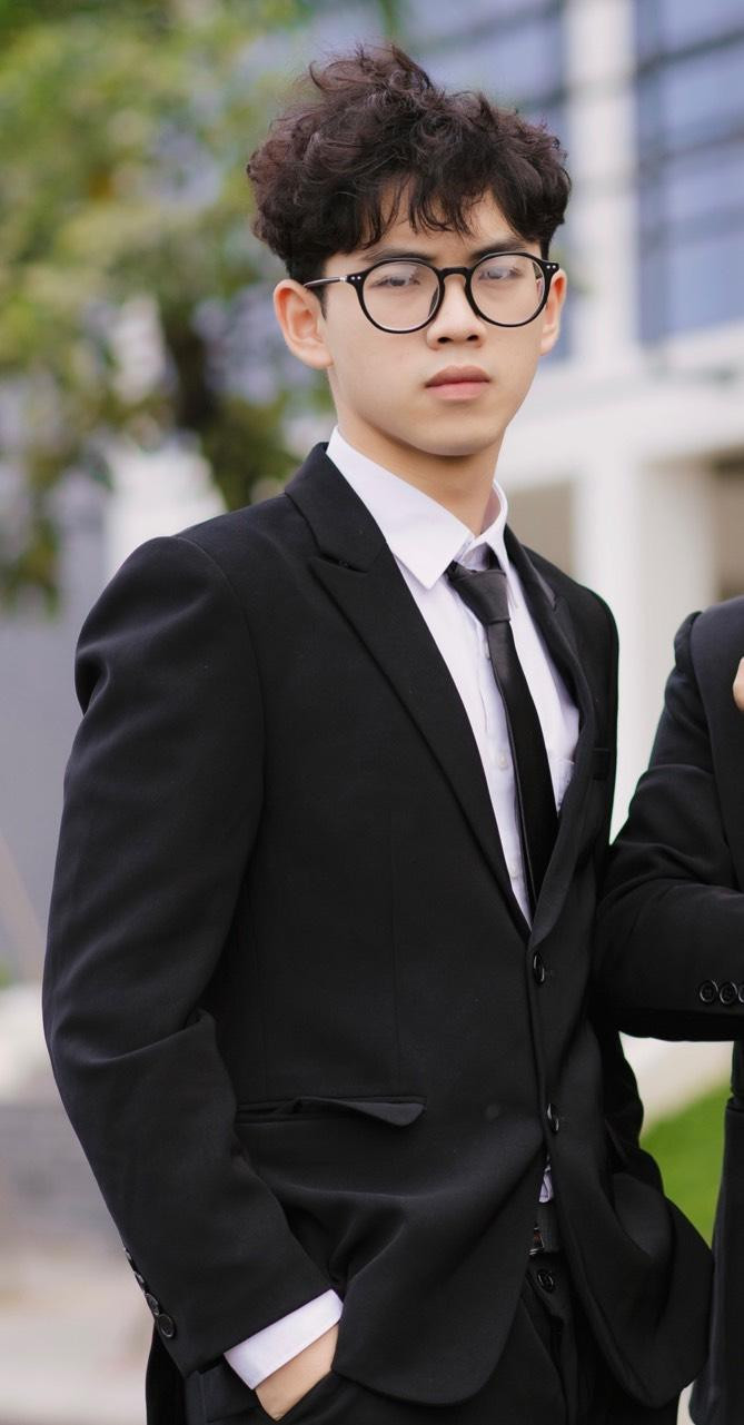 Nguyễn Minh Phúc - sinh viên Khoa Kiến trúc và Quy hoạch trường Đại học Xây Dựng Hà Nội. Nguyễn Minh Phúc - sinh viên Khoa Kiến trúc và Quy hoạch trường Đại học Xây Dựng Hà Nội.