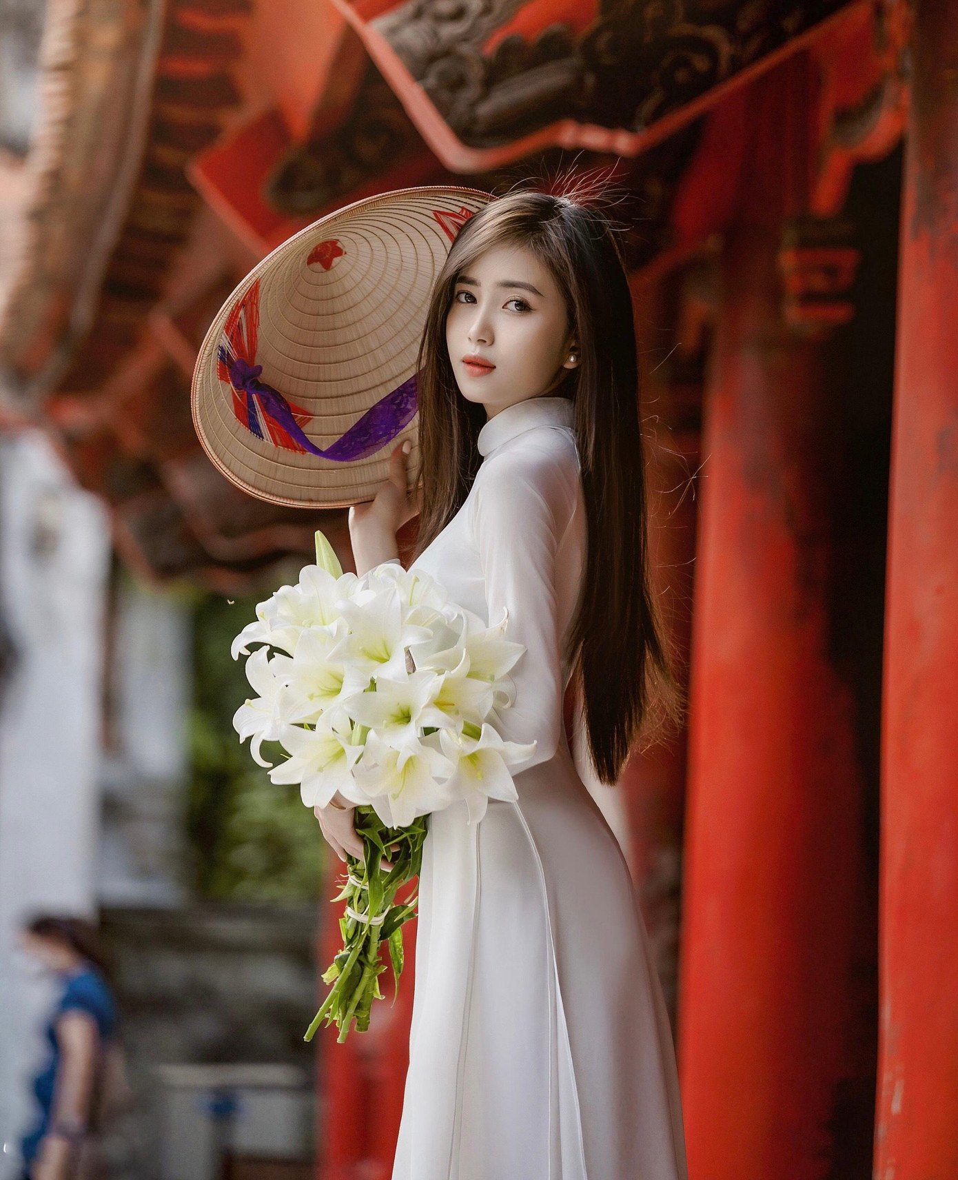 Không lựa chọn con đường Đại học giống như bao bạn khác, sau khi tốt nghiệp Trung học phổ thông, Hồng Nhung lựa chọn theo đuổi niềm đam mê nghệ thuật.