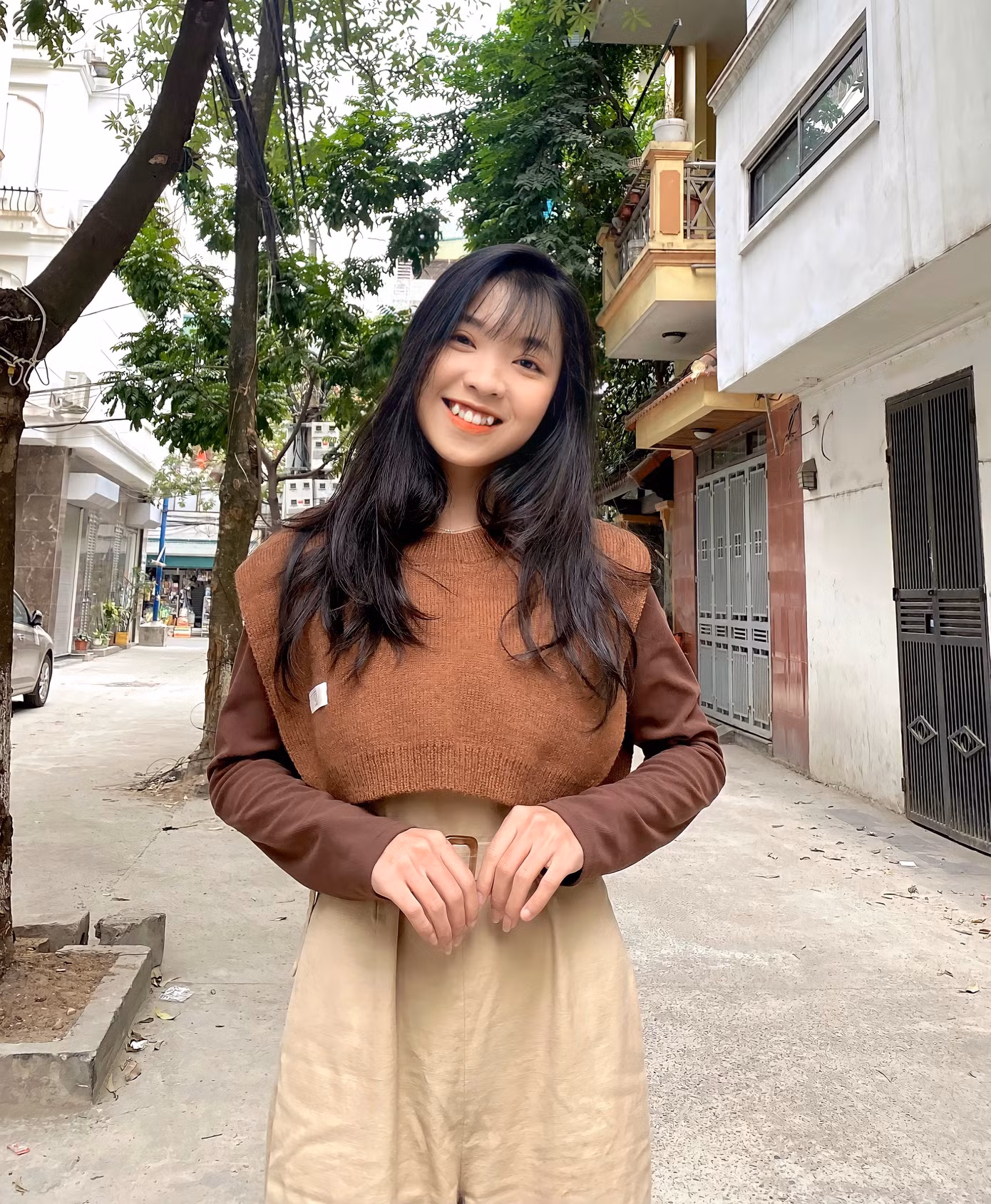 Cô gái dành trọn thanh xuân để sống tận hiến vì cộng đồng. Cô gái dành trọn thanh xuân để sống tận hiến vì cộng đồng.