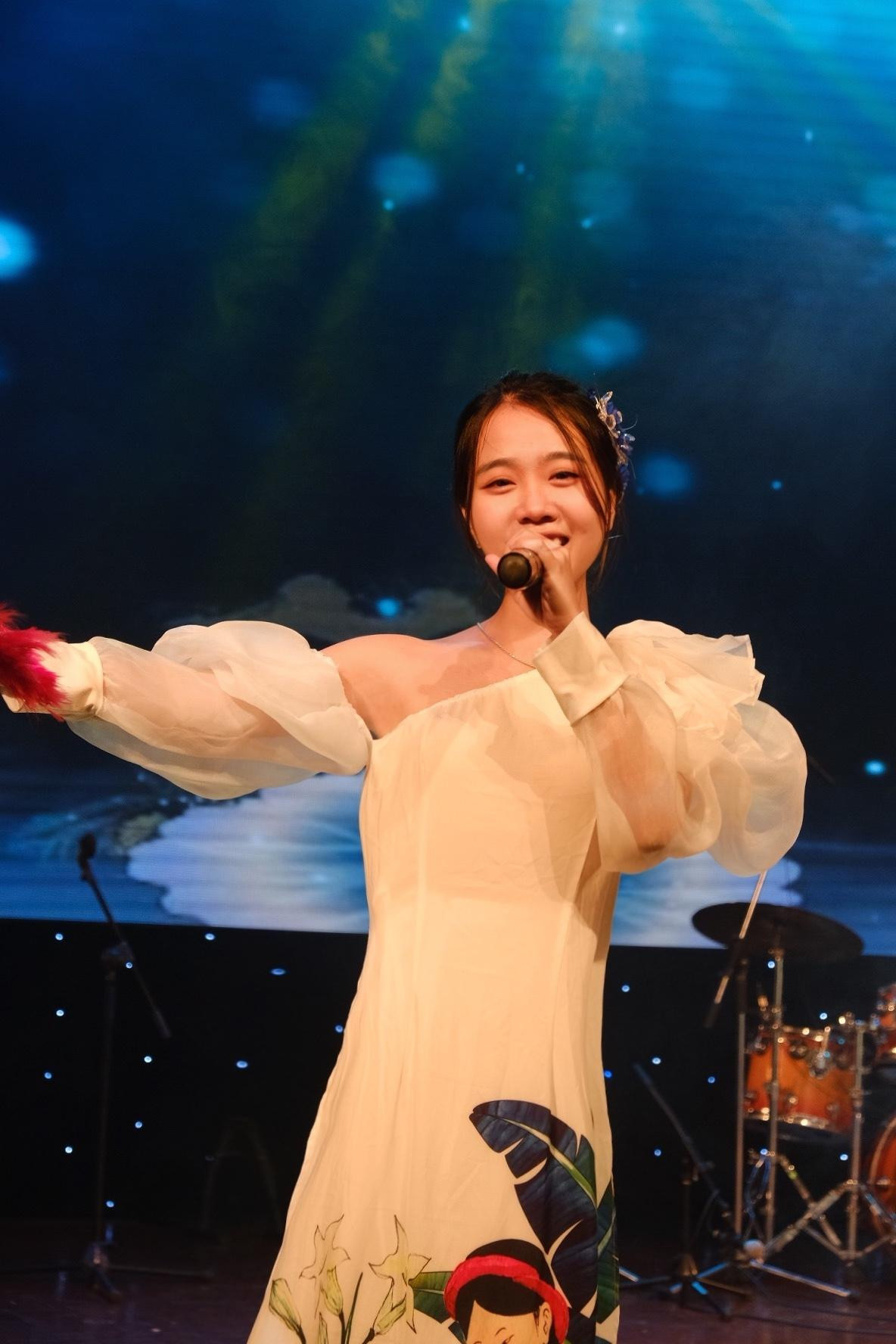 Được tự tin đứng trên sân khấu biểu diễn âm nhạc, đó chính là niềm hạnh phúc của những người đi theo nghệ thuật.