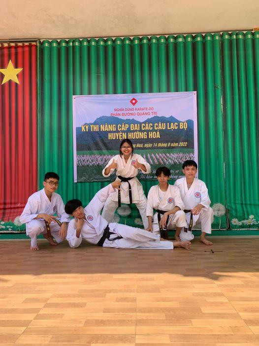 Hoàng Phú tham gia Câu lạc bộ võ thuật.