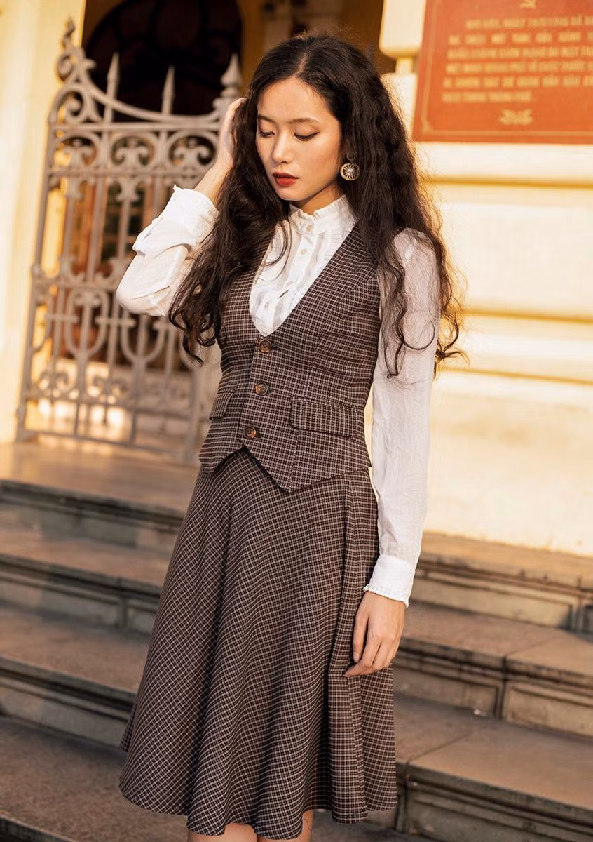 Vốn xuất thân trong gia đình có truyền thống là y sĩ. Vì vậy từ nhỏ, nghệ thuật không phải là con đường Thanh Bình được gia đình hướng đến. Vốn xuất thân trong gia đình có truyền thống là y sĩ. Vì vậy từ nhỏ, nghệ thuật không phải là con đường Thanh Bình được gia đình hướng đến.