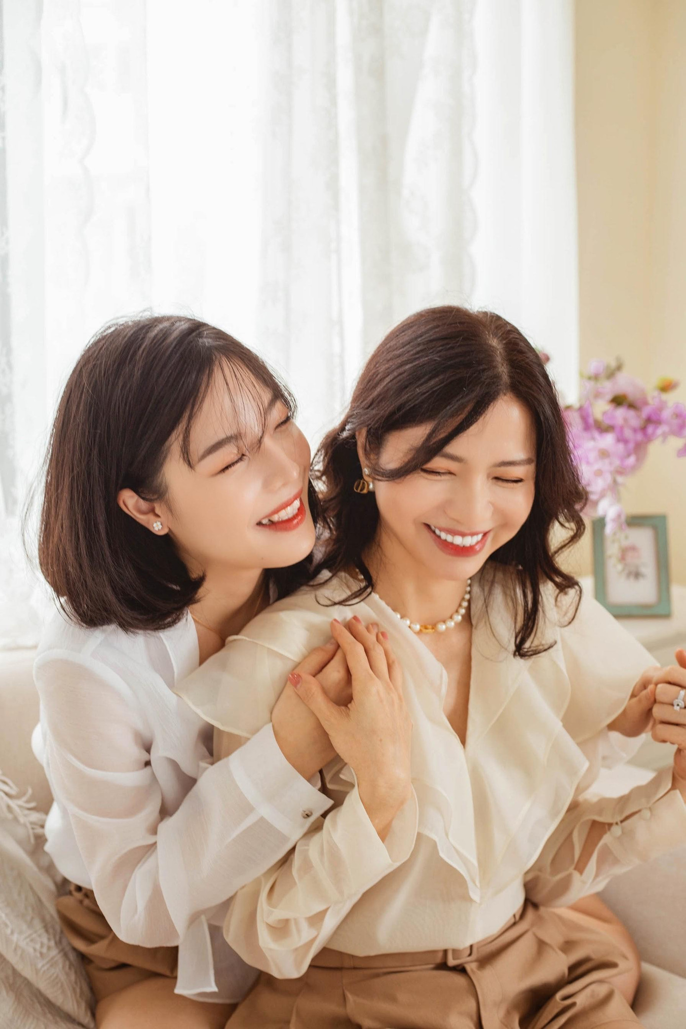 Minh Châu và mẹ.