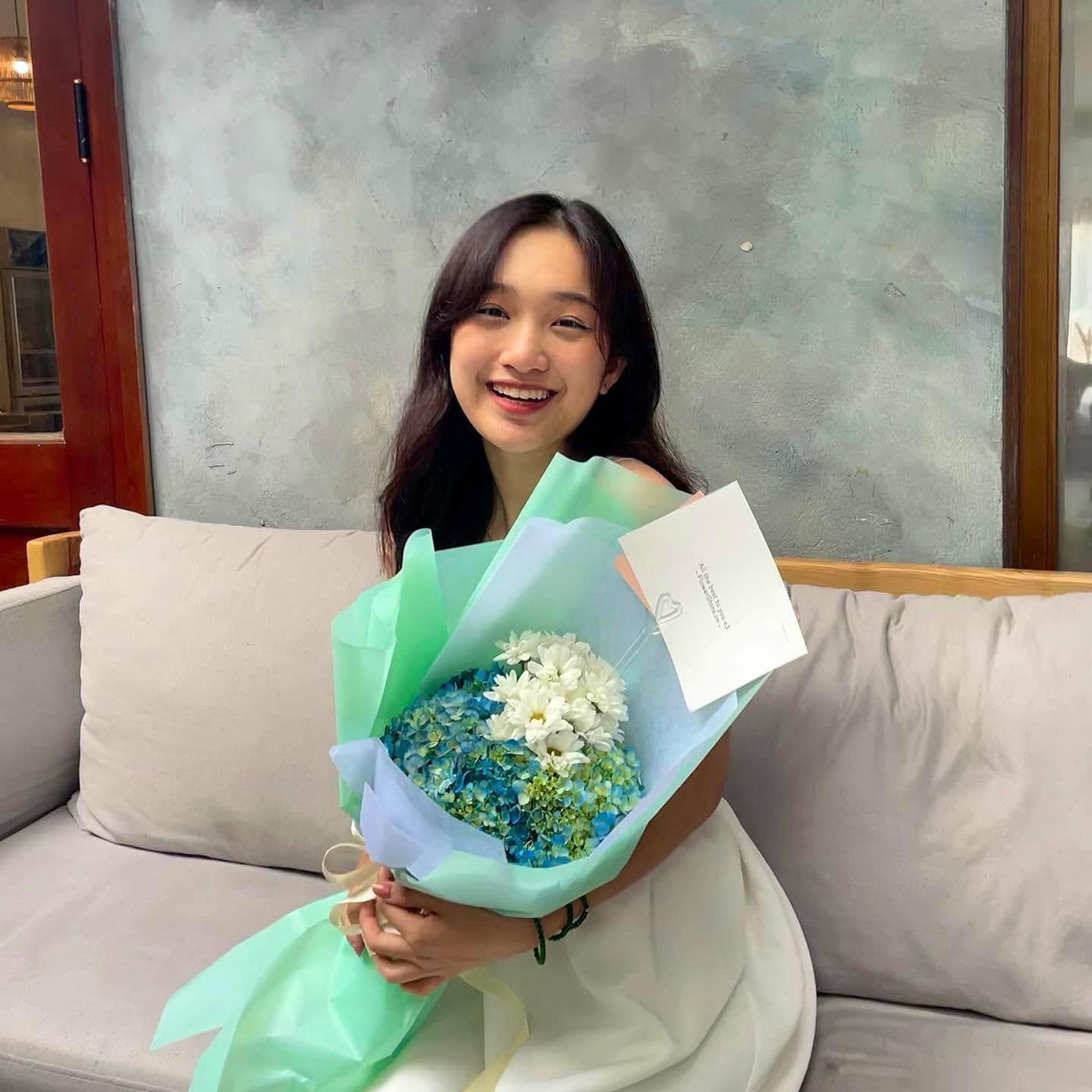 Với nguồn năng lượng tích cực, cô nàng truyền cảm hứng cho thế hệ gen Z.