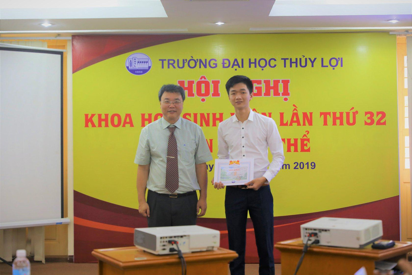 Dương Văn Phụng đạt giải Nhất tại Hội nghị khoa học sinh viên lần thứ 32 – năm 2019.