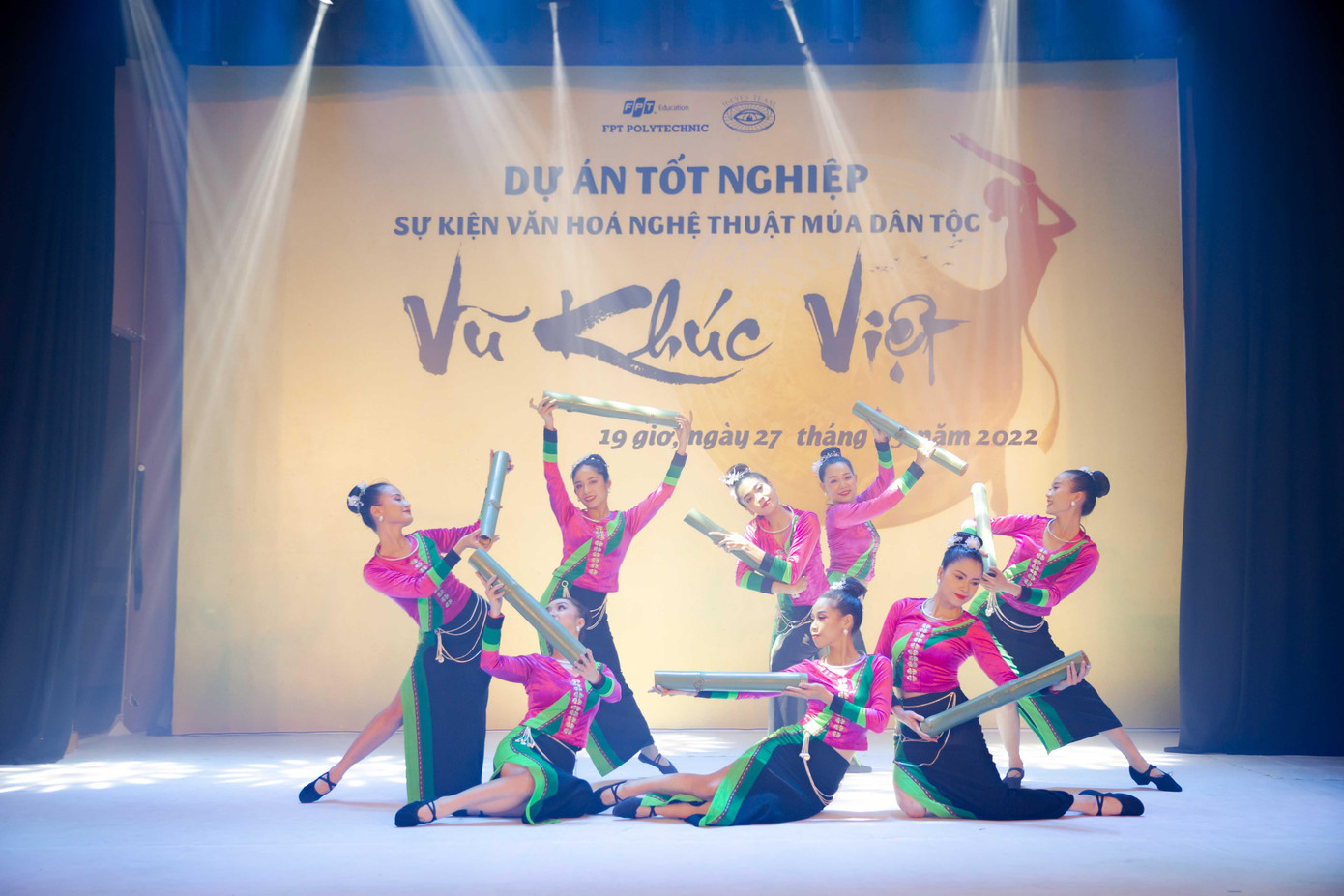 Tiết mục múa Nụ tầm xuân. Tiết mục múa Nụ tầm xuân.