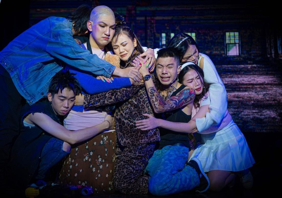 Nhiều lần Nguyễn Hưng nhập vai tới rơi nước mắt ngay trên sân khấu.