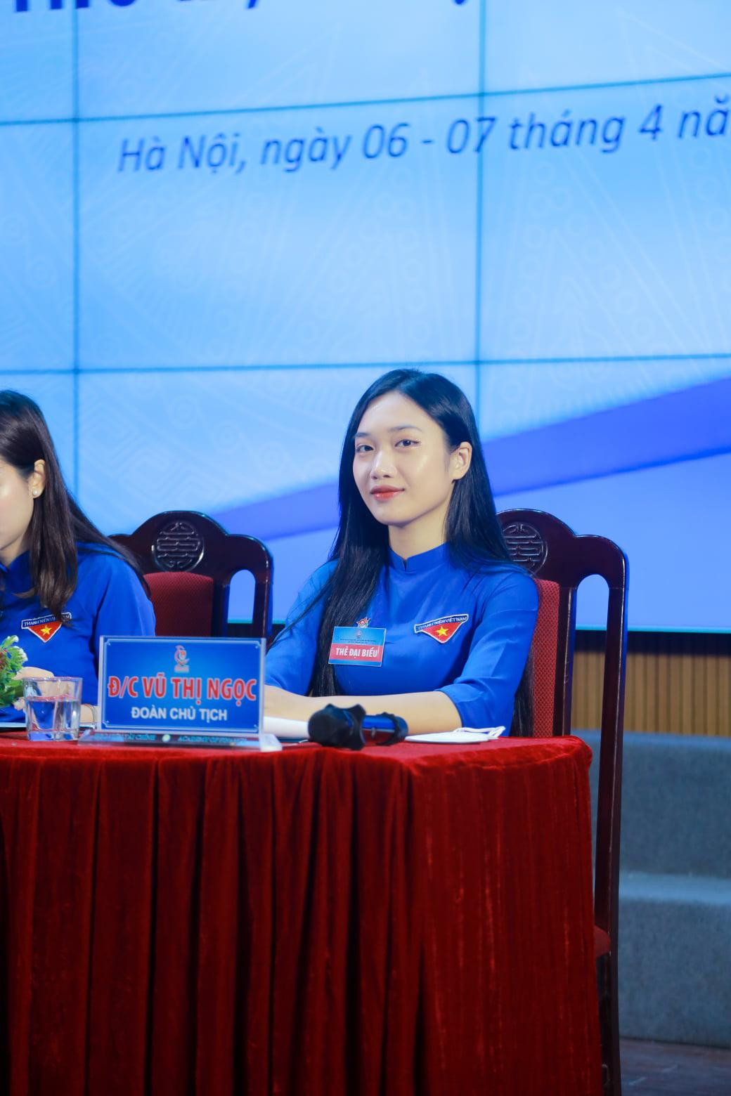 Tuổi 20 - cột mốc đáng nhớ của cô sinh viên Vũ Thị Ngọc - trở thành Ủy viên Ban Chấp hành Trung ương Hội Sinh viên Việt Nam, Chủ tịch Hội Sinh viên Học viện Việt Nam Tài chính. Tuổi 20 - cột mốc đáng nhớ của cô sinh viên Vũ Thị Ngọc - trở thành Ủy viên Ban Chấp hành Trung ương Hội Sinh viên Việt Nam, Chủ tịch Hội Sinh viên Học viện Việt Nam Tài chính.