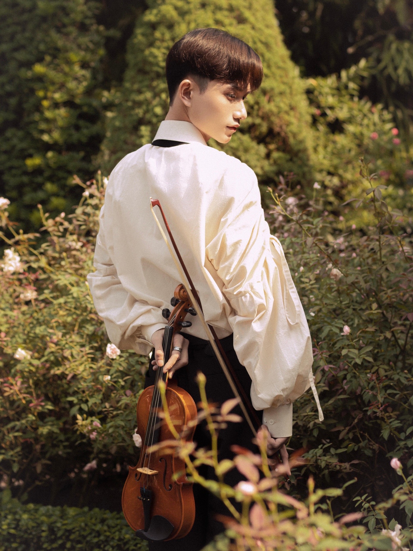 Sở hữu gương mặt sáng, điển trai, Thái Thịnh luôn mang cho mình ước muốn được tỏa sáng và đứng biểu diễn trên sân khấu.