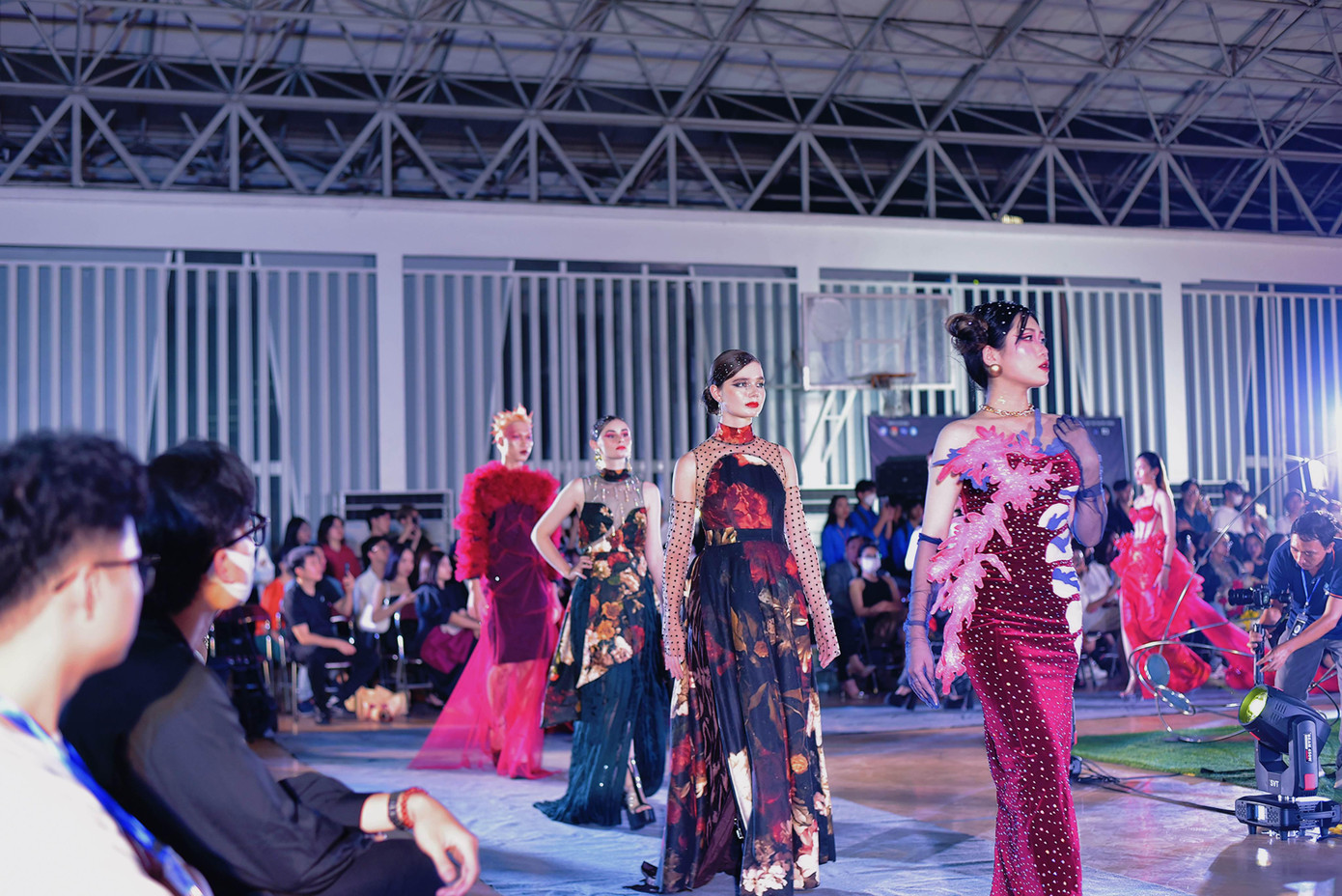 Hai thiết kế của NTK Duyen NgocDo. Hai thiết kế của NTK Duyen NgocDo.