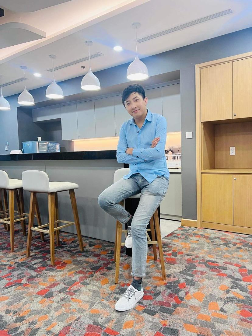 Trải qua 5 năm bén duyên với nghiệp diễn, Lã Tất Đông đã dần khẳng định tài năng và sự cố gắng của bản thân bằng hàng loạt các vai diễn trong các bộ phim điện ảnh, phim truyền hình.