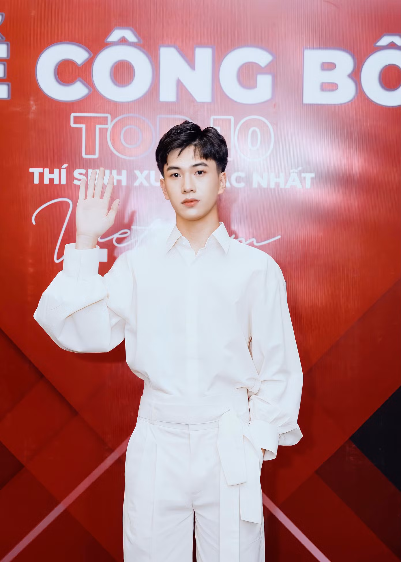 Quốc Việt bày tỏ: “Bản thân mình luôn thầm biết ơn vì bố mẹ đã ban cho mình một hình hài lành lặn và có một khuôn mặt sáng."