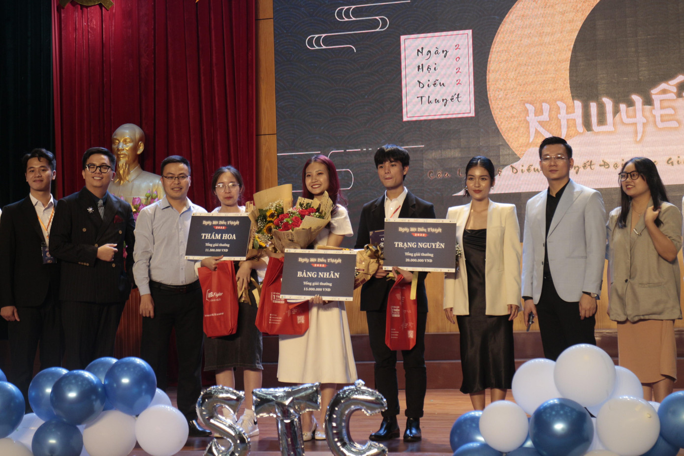 Các thí sinh đã có một đêm thi gay cấn và bùng nổ. Các thí sinh đã có một đêm thi gay cấn và bùng nổ.