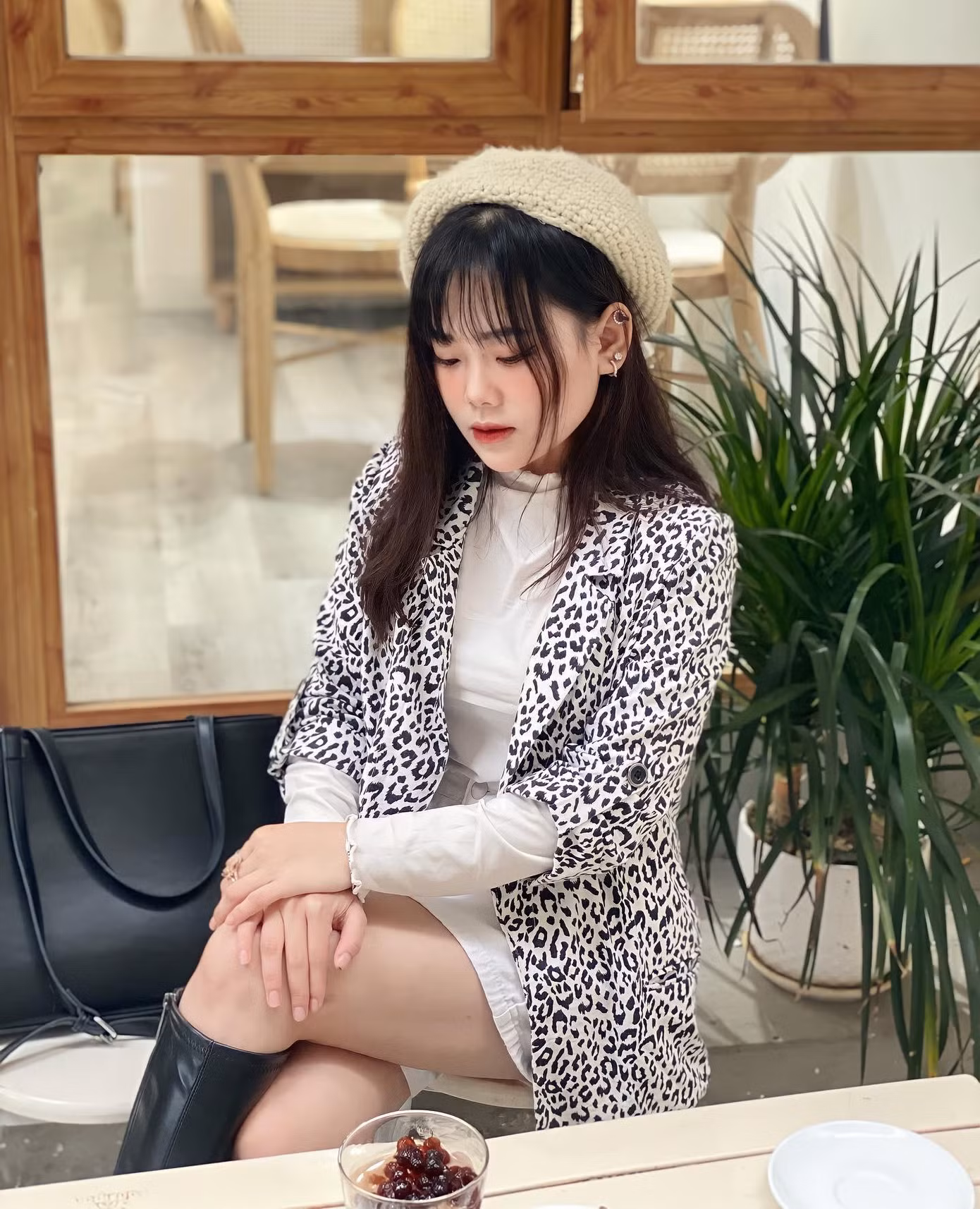Đam mê và yêu thích kinh doanh từ khi còn nhỏ, ước mơ của Ngọc Mai sau này là trở thành một nhà kinh doanh thành công. Đam mê và yêu thích kinh doanh từ khi còn nhỏ, ước mơ của Ngọc Mai sau này là trở thành một nhà kinh doanh thành công.