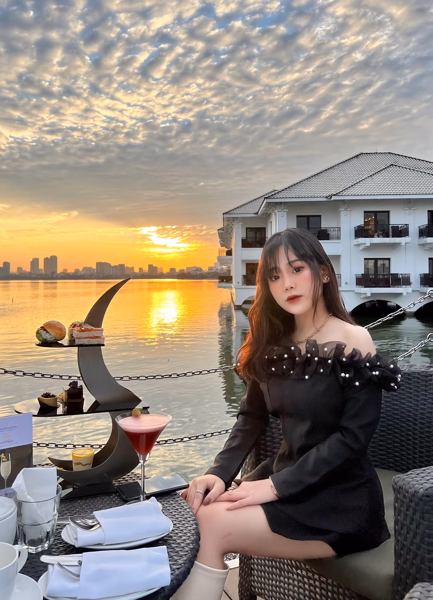 Hiện, Ngọc Mai đang là sinh viên ngành Quản trị kinh doanh của trường Đại học Kinh doanh và Công nghệ Hà Nội. Hiện, Ngọc Mai đang là sinh viên ngành Quản trị kinh doanh của trường Đại học Kinh doanh và Công nghệ Hà Nội.