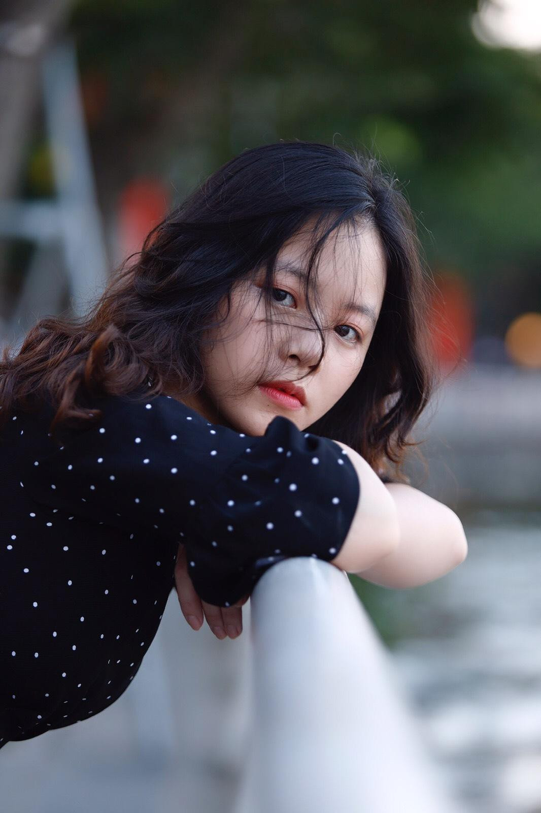 Bích Loan - cô nàng đã thay đổi bản thân để trở thành phiên bản hoàn hảo của chính mình. Bích Loan - cô nàng đã thay đổi bản thân để trở thành phiên bản hoàn hảo của chính mình.