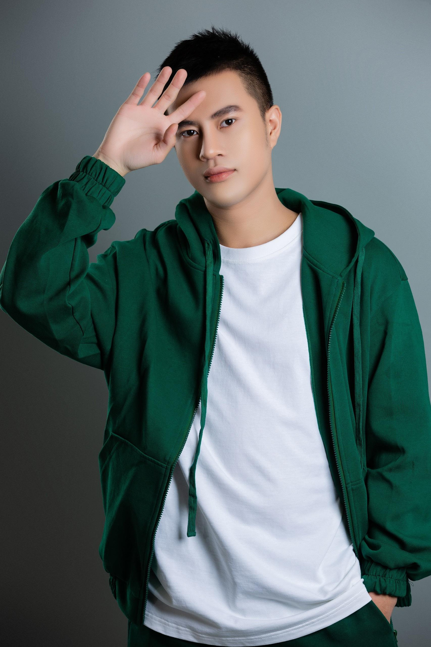 Hiện tại, bác sĩ Nguyễn Thanh cũng đang tài trợ cho rất nhiều cuộc thi sắc đẹp.