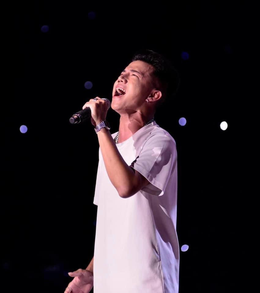 Giọng hát Trịnh Sơn nội lực nhưng cũng đầy da diết. Giọng hát Trịnh Sơn nội lực nhưng cũng đầy da diết.