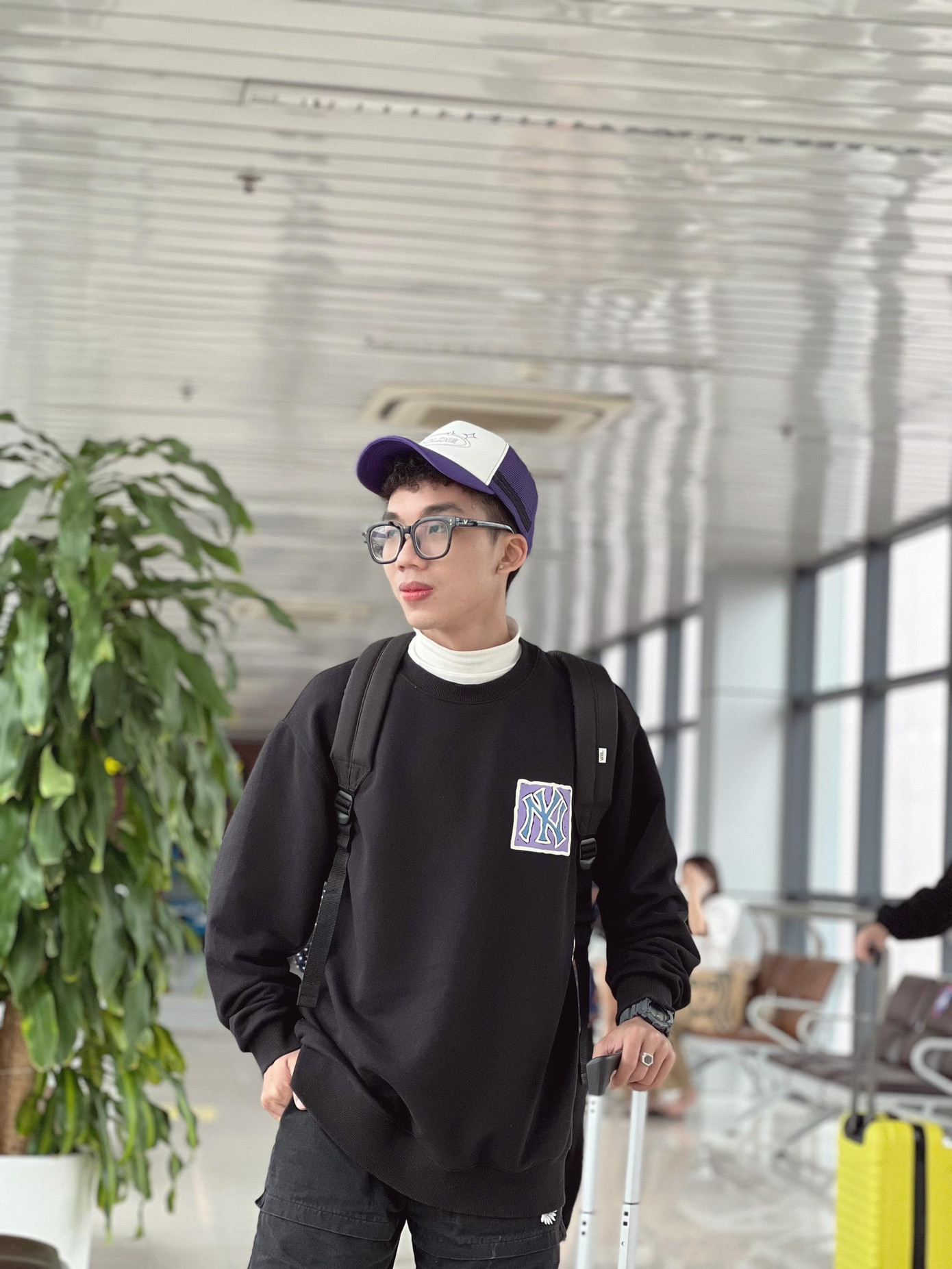 Theo Trung Nghĩa, là 1 người trẻ hãy sống hết mình với những đam mê và dự định cũng như hoài bão của mình đề ra. Theo Trung Nghĩa, là 1 người trẻ hãy sống hết mình với những đam mê và dự định cũng như hoài bão của mình đề ra.