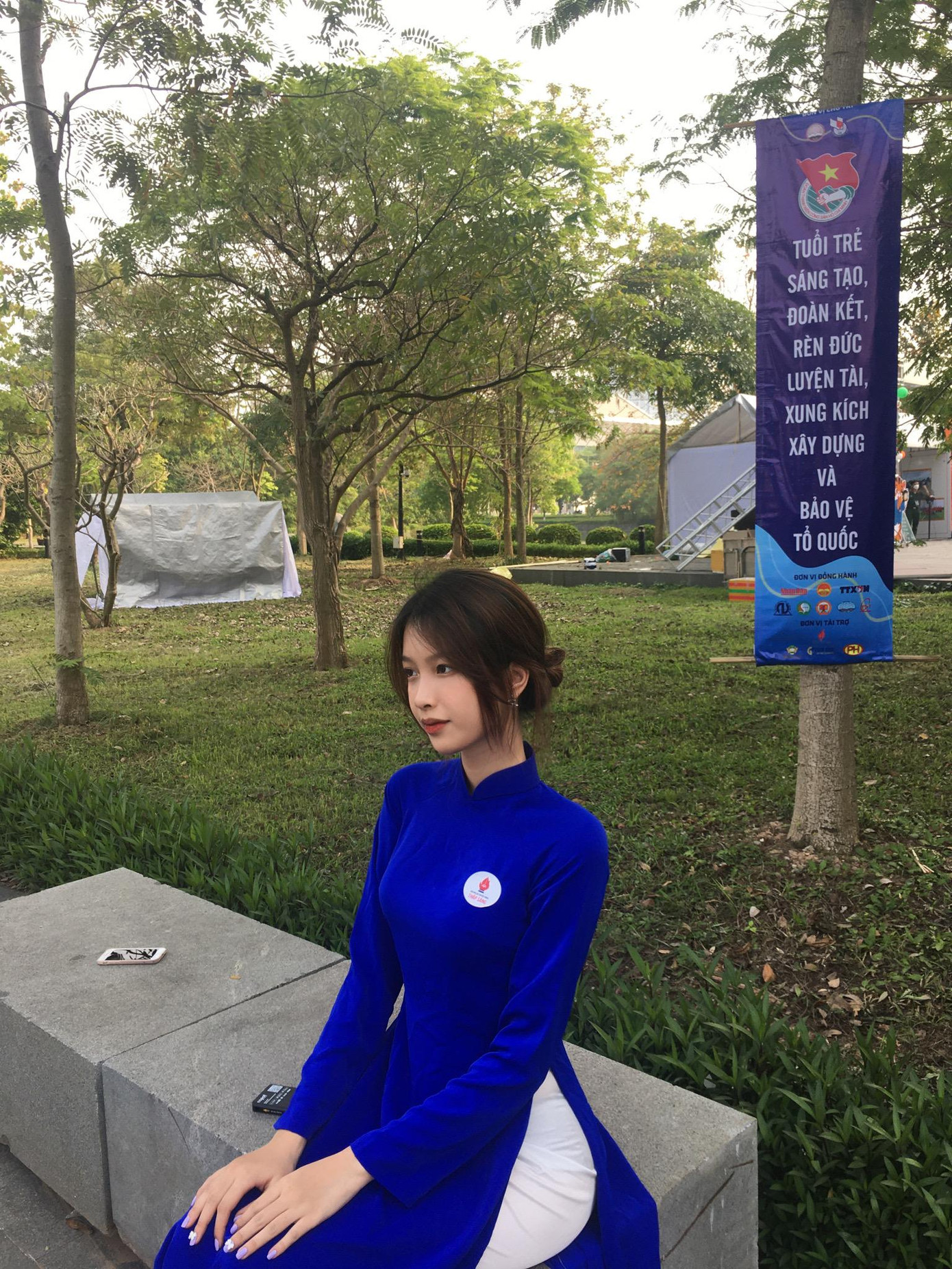 Luôn mong muốn bản thân sẽ mang được nhiều điều ý nghĩa cho cộng đồng, giúp ích cho xã hội chính là ước muốn của cô nữ sinh 19 tuổi khi đến với Hoa Hậu Việt Nam. Luôn mong muốn bản thân sẽ mang được nhiều điều ý nghĩa cho cộng đồng, giúp ích cho xã hội chính là ước muốn của cô nữ sinh 19 tuổi khi đến với Hoa Hậu Việt Nam.