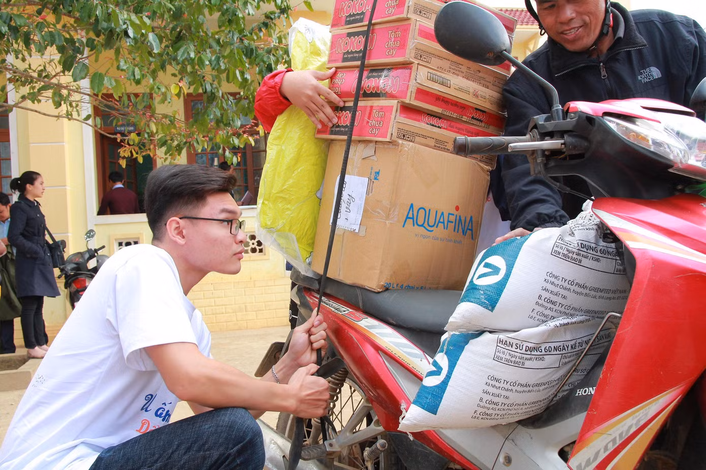 Dương Hoàng tích cực tham gia các hoạt động tình nguyện vì cộng đồng.