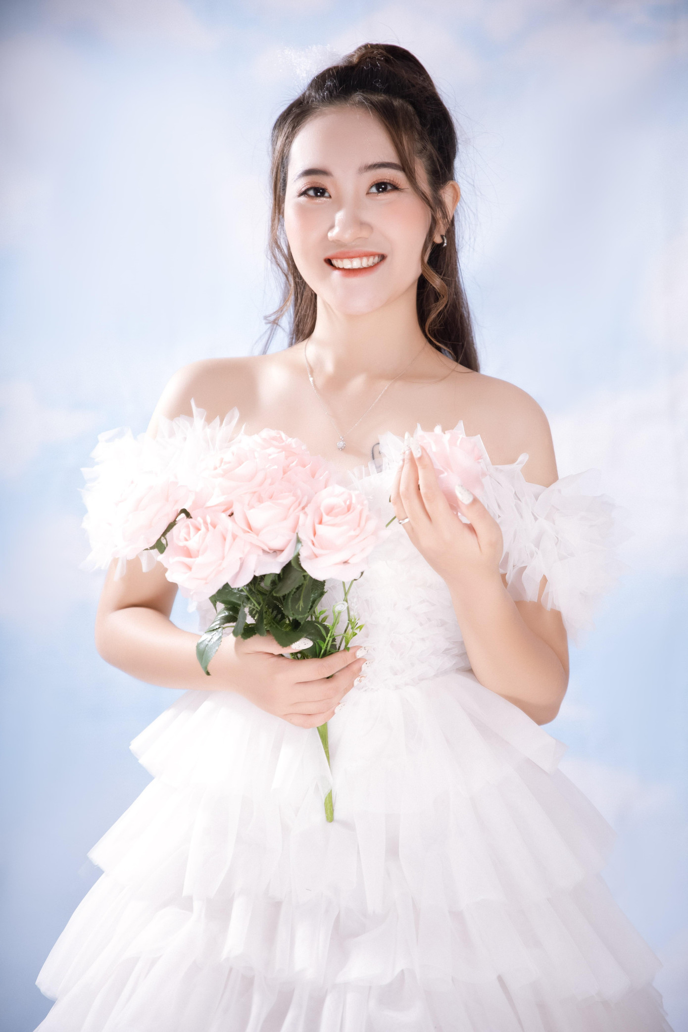 Minh Phương với vai trò là một mẫu ảnh.