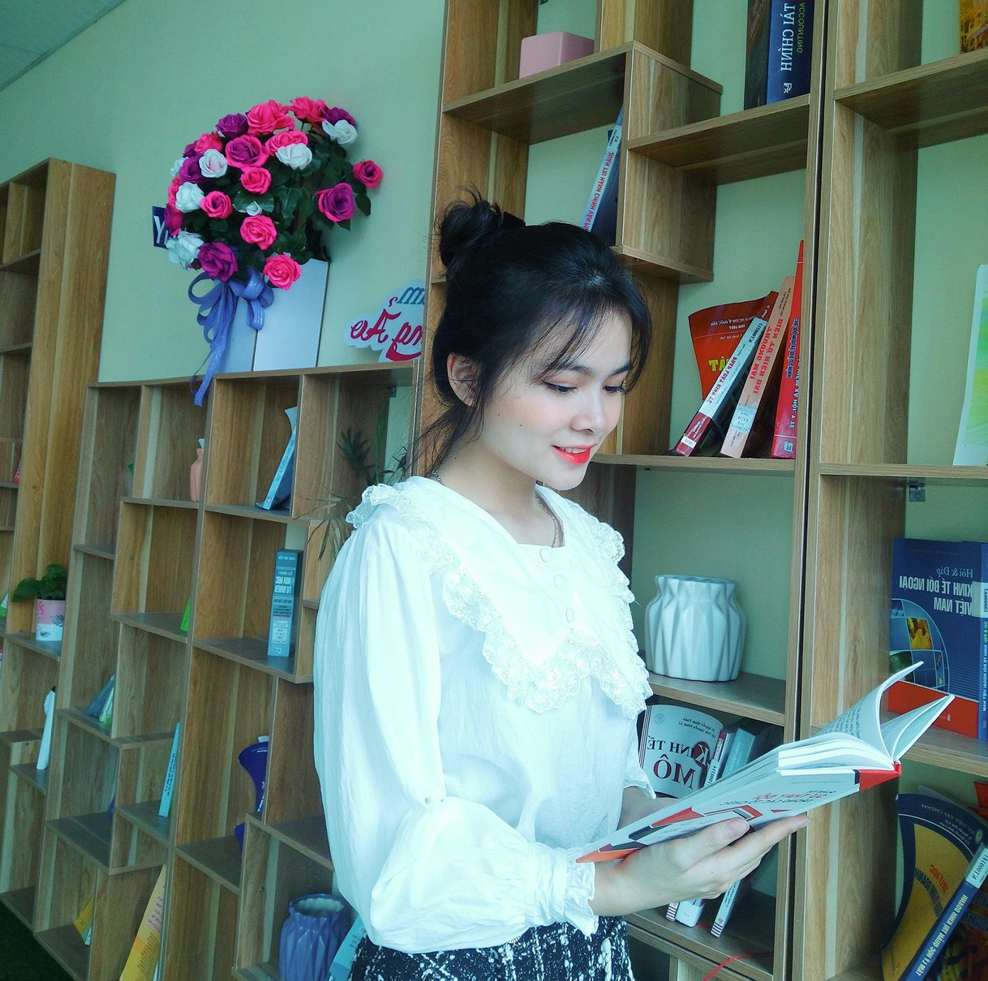 Thảo Hiền luôn giữ thói quen và sở thích đọc sách.