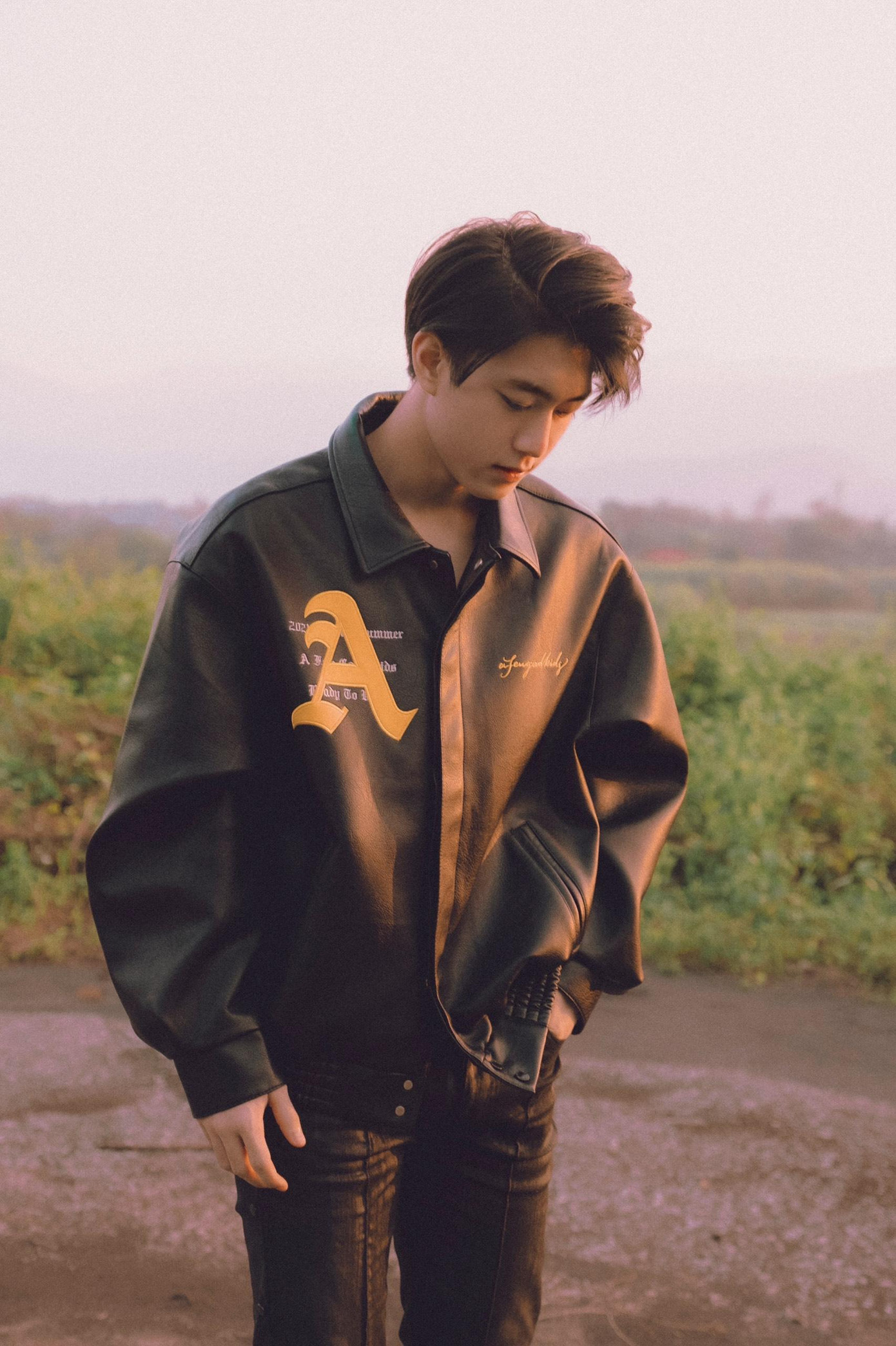 Dành niềm đam mê lớn cho âm nhạc, trong Minh Hiếu, âm nhạc không có giới hạn về sự sáng tạo cũng như không có sự phân biệt ngôn ngữ, giới tính hay quốc gia. Dành niềm đam mê lớn cho âm nhạc, trong Minh Hiếu, âm nhạc không có giới hạn về sự sáng tạo cũng như không có sự phân biệt ngôn ngữ, giới tính hay quốc gia.