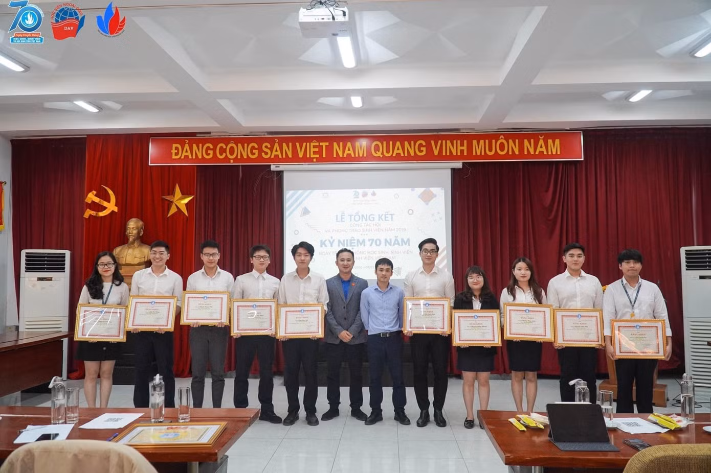 Bằng khen cấp trường.