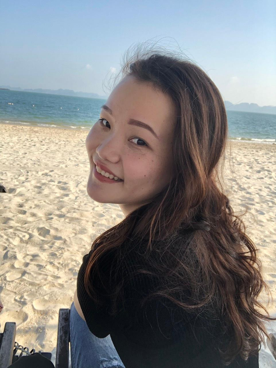 Do ảnh hưởng của dịch COVID - 19, Hoài Thương quyết định từ bỏ công việc yêu thích tại Hà Nội để trở về quê nhà khởi nghiệp từ nghề nông.