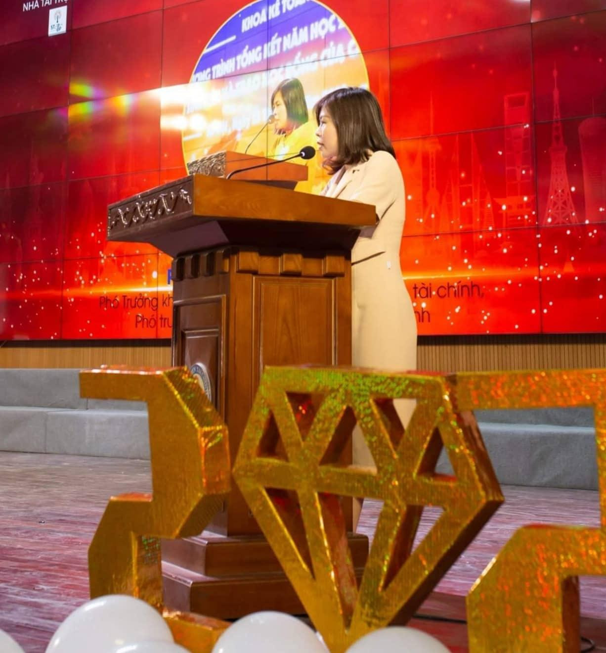 PGS. TS. Ngô Thị Thu Hồng. PGS. TS. Ngô Thị Thu Hồng.