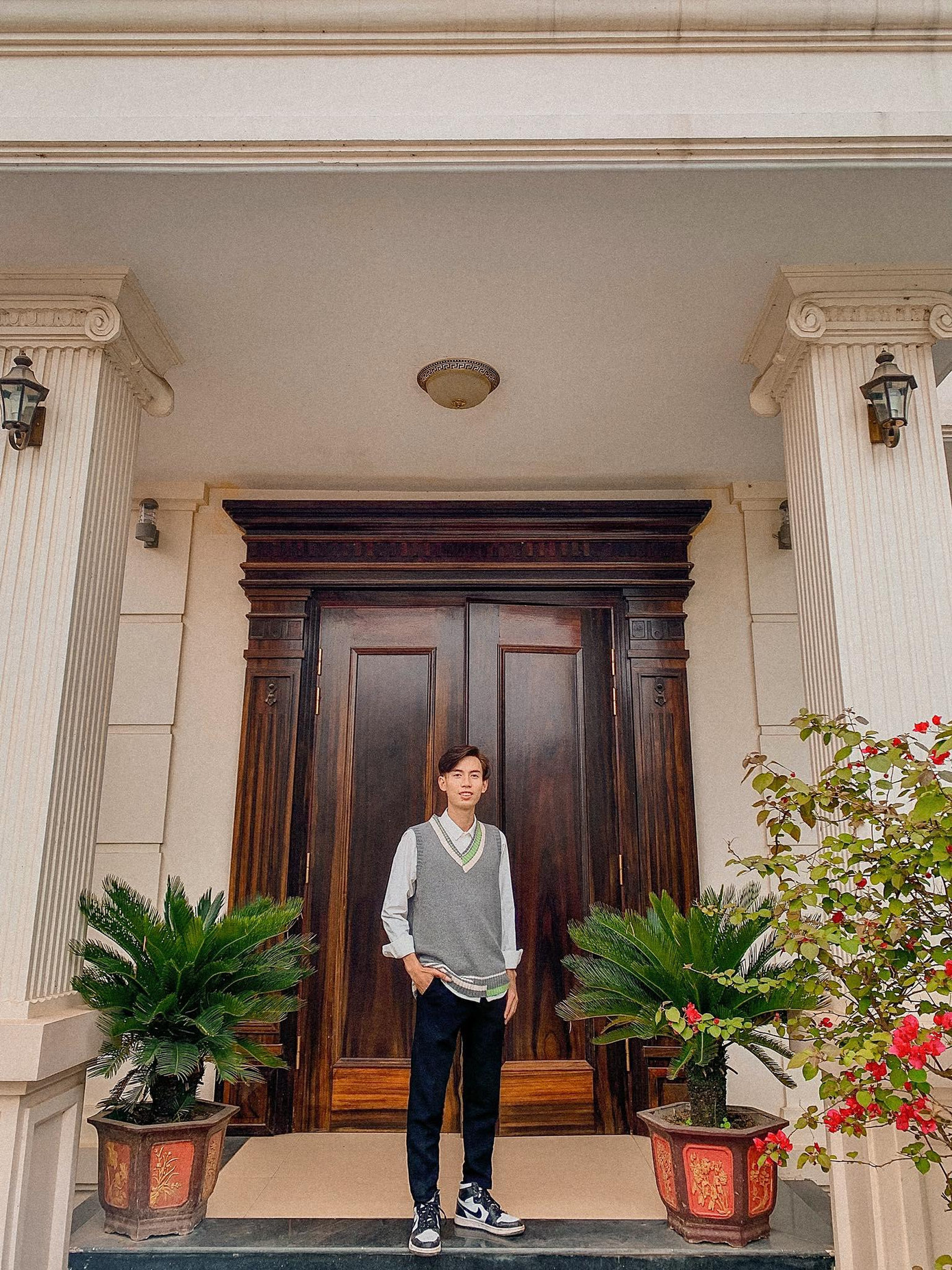 Không tự nhận bản thân là tài giỏi, mà vẫn cần trau dồi, học hỏi nhiều kinh nghiệm hơn nữa, do đó Hoàng Diệu luôn không ngừng cố gắng, nỗ lực mỗi ngày, hoàn thiện bản thân và cho ra những tấm ảnh chất lượng, cảm xúc.