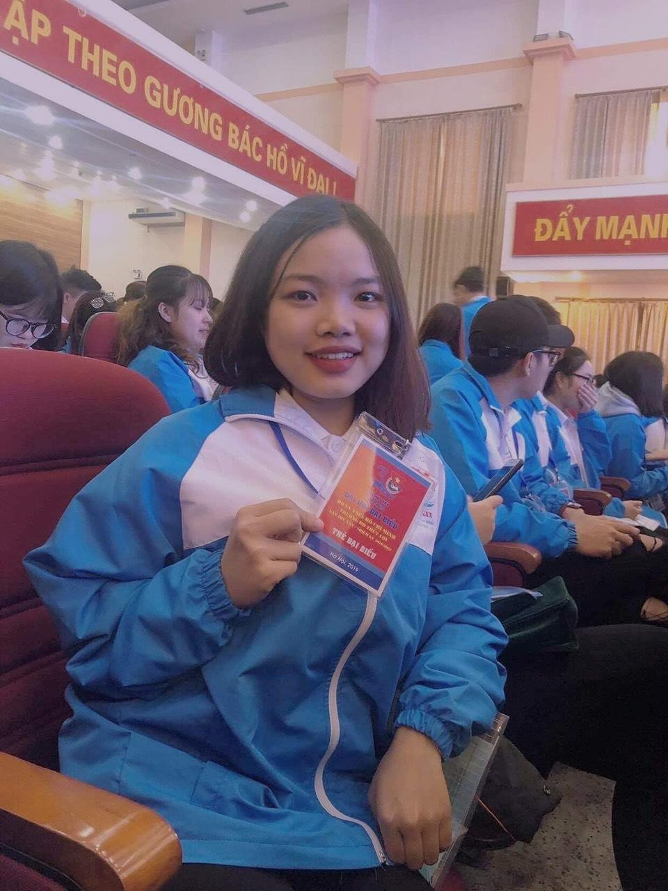 Cô nàng đã chinh phục được không ít giải thưởng dành cho sinh viên: Học bổng khuyến khích học tập, giải Nhì Olympic toán học cấp trường, giải Khuyến Khích trong cuộc thi Chung kết “Tìm hiểu về tư tưởng, đạo đức, phong cách Hồ Chí Minh năm 2019”, giải Nhất hạng mục sinh viên quốc tế trong Cuộc thi “Sinh viên với nước mưa” năm 2021 tổ chức tại Hàn Quốc. Cô nàng đã chinh phục được không ít giải thưởng dành cho sinh viên: Học bổng khuyến khích học tập, giải Nhì Olympic toán học cấp trường, giải Khuyến Khích trong cuộc thi Chung kết “Tìm hiểu về tư tưởng, đạo đức, phong cách Hồ Chí Minh năm 2019”, giải Nhất hạng mục sinh viên quốc tế trong Cuộc thi “Sinh viên với nước mưa” năm 2021 tổ chức tại Hàn Quốc.