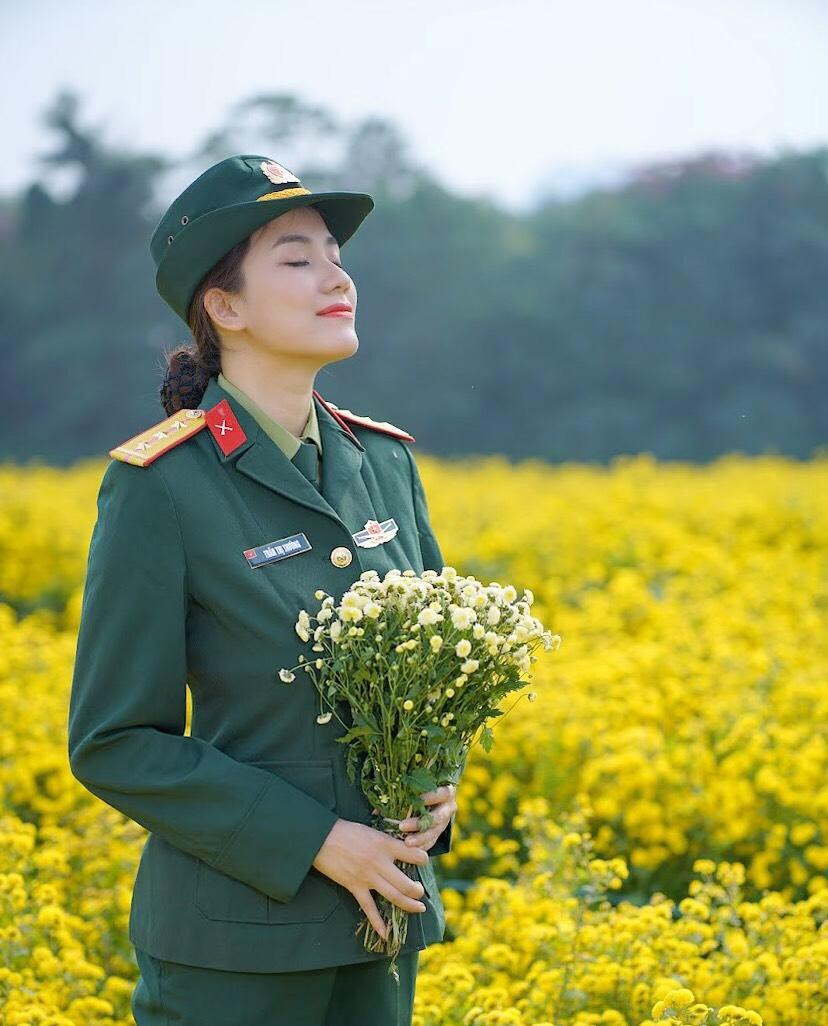 Không chỉ góp mặt, gây ấn tượng ở lĩnh vực phim truyện mà Vi Thường còn giành tình cảm và thành tích ở cả lĩnh vực sân khấu.